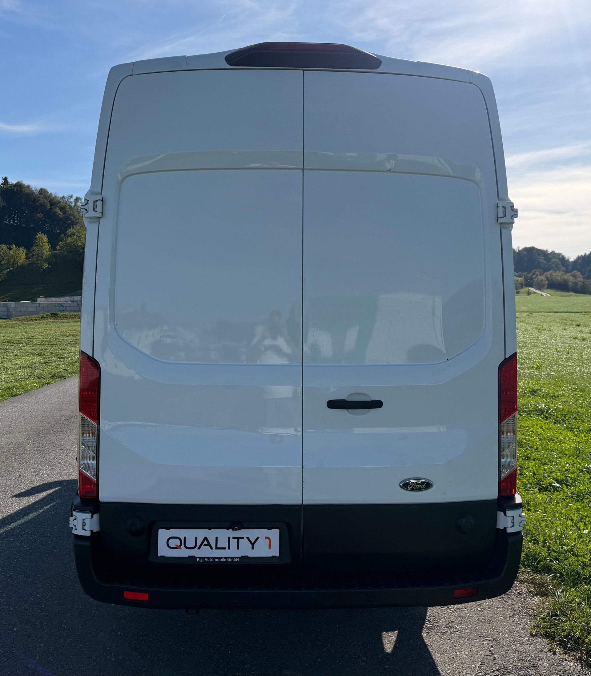 FORD Transit Van 350 L2 Limited 2.0 TDCi 185 FWD-image-4