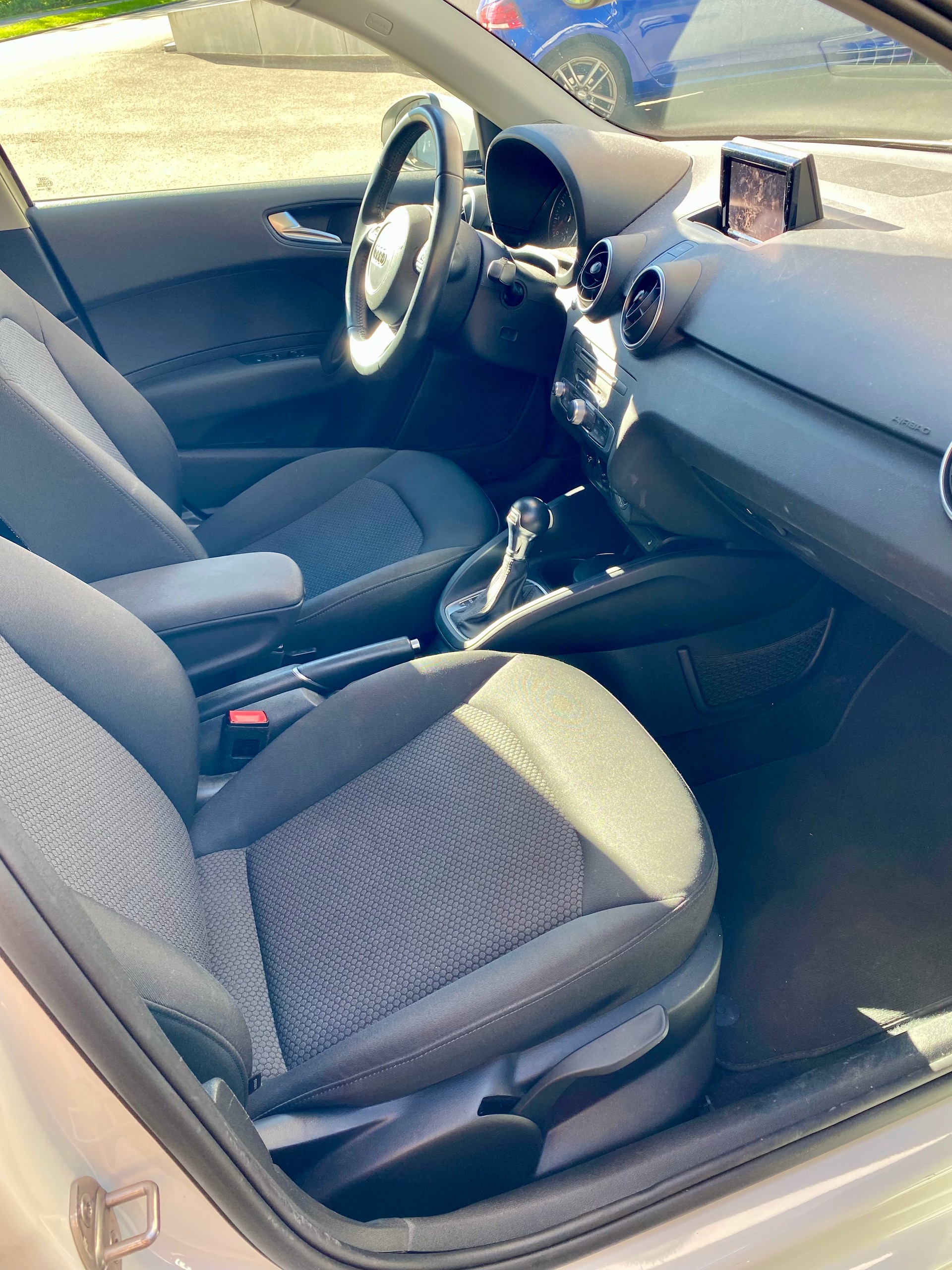 AUDI 1.0 TFSI ultra S-Tronic-image-3