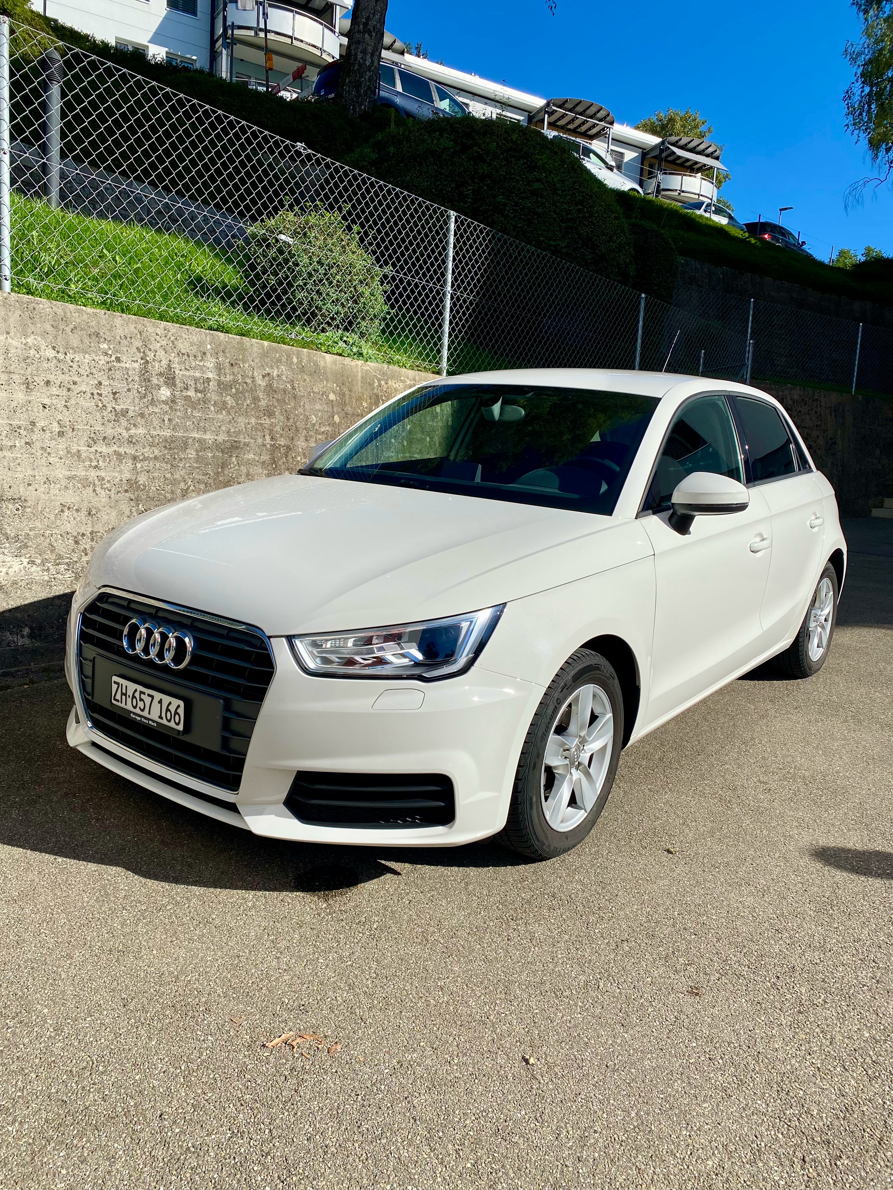 Car photo