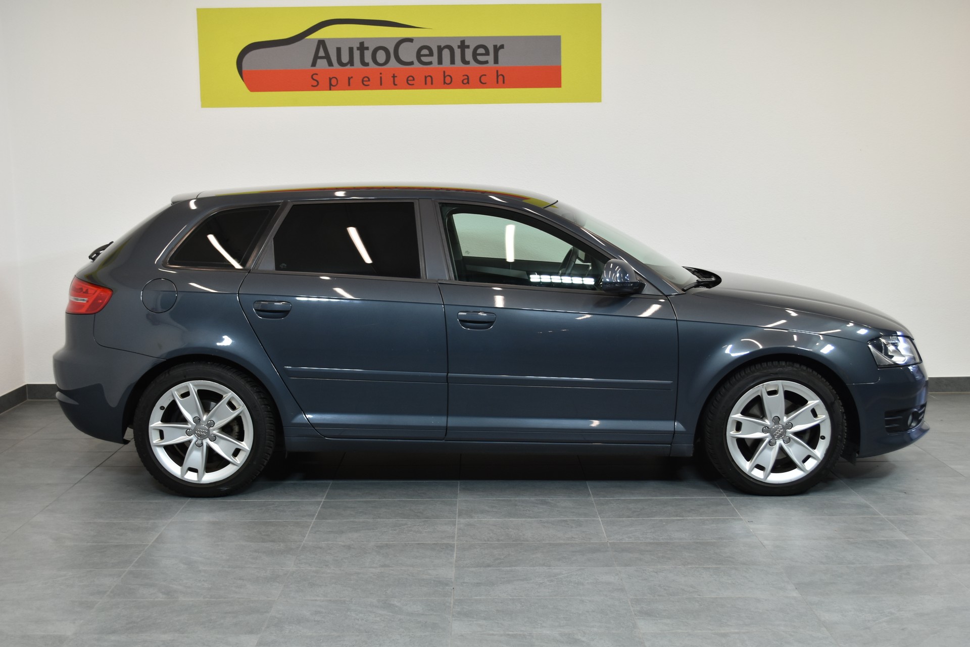 AUDI A3 Sportback 2.0 TDI Ambition S-tronic-image-8