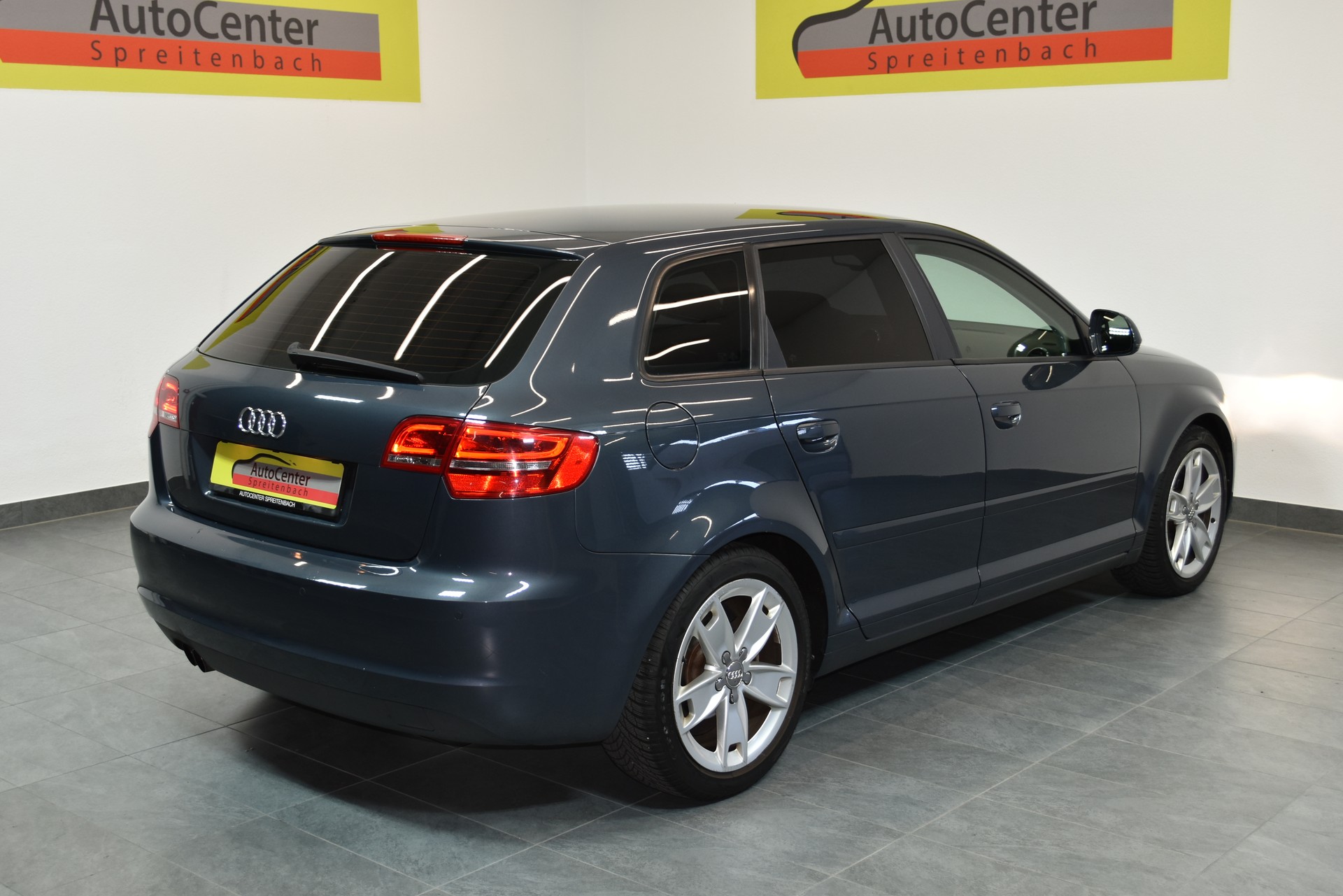 AUDI A3 Sportback 2.0 TDI Ambition S-tronic-image-9