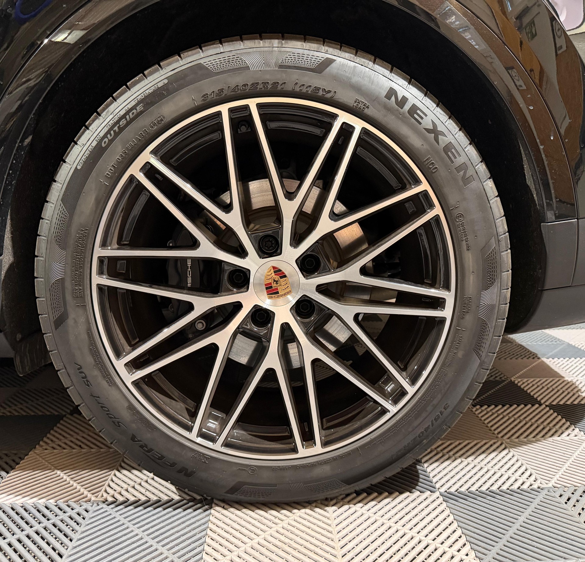 PORSCHE Cayenne E-Hybrid Tiptronic-image-25