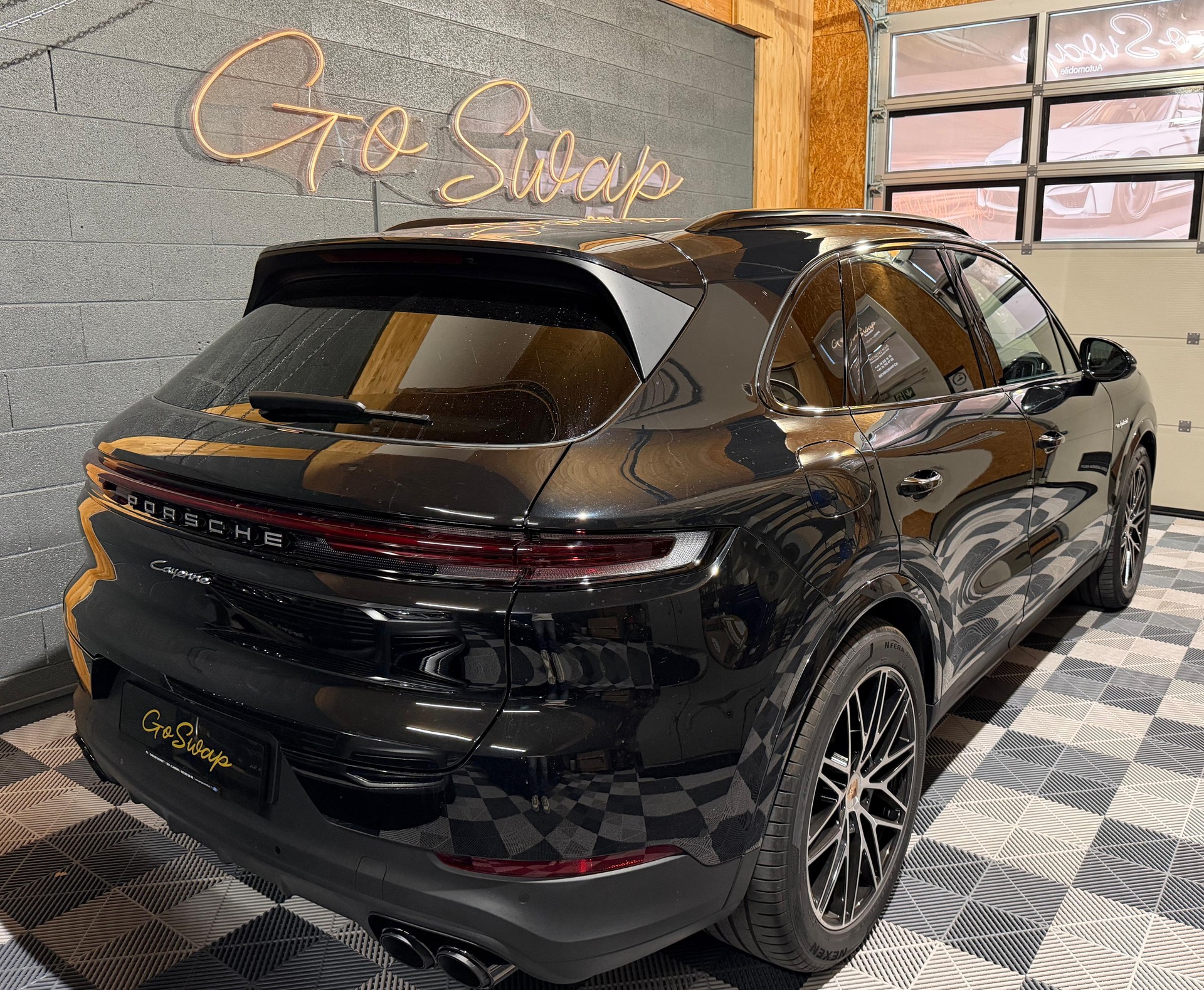 PORSCHE Cayenne E-Hybrid Tiptronic-image-3