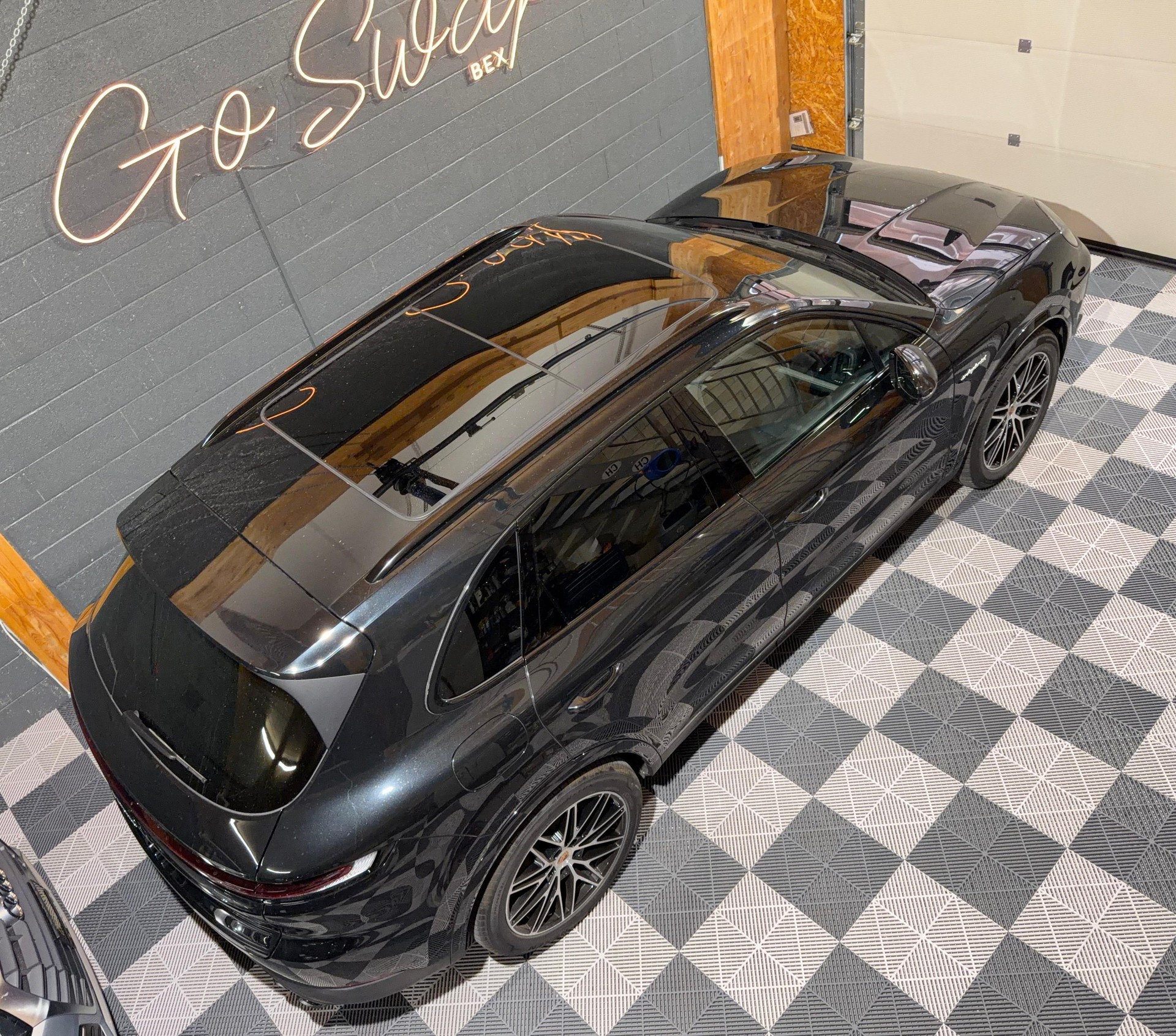 PORSCHE Cayenne E-Hybrid Tiptronic-image-2