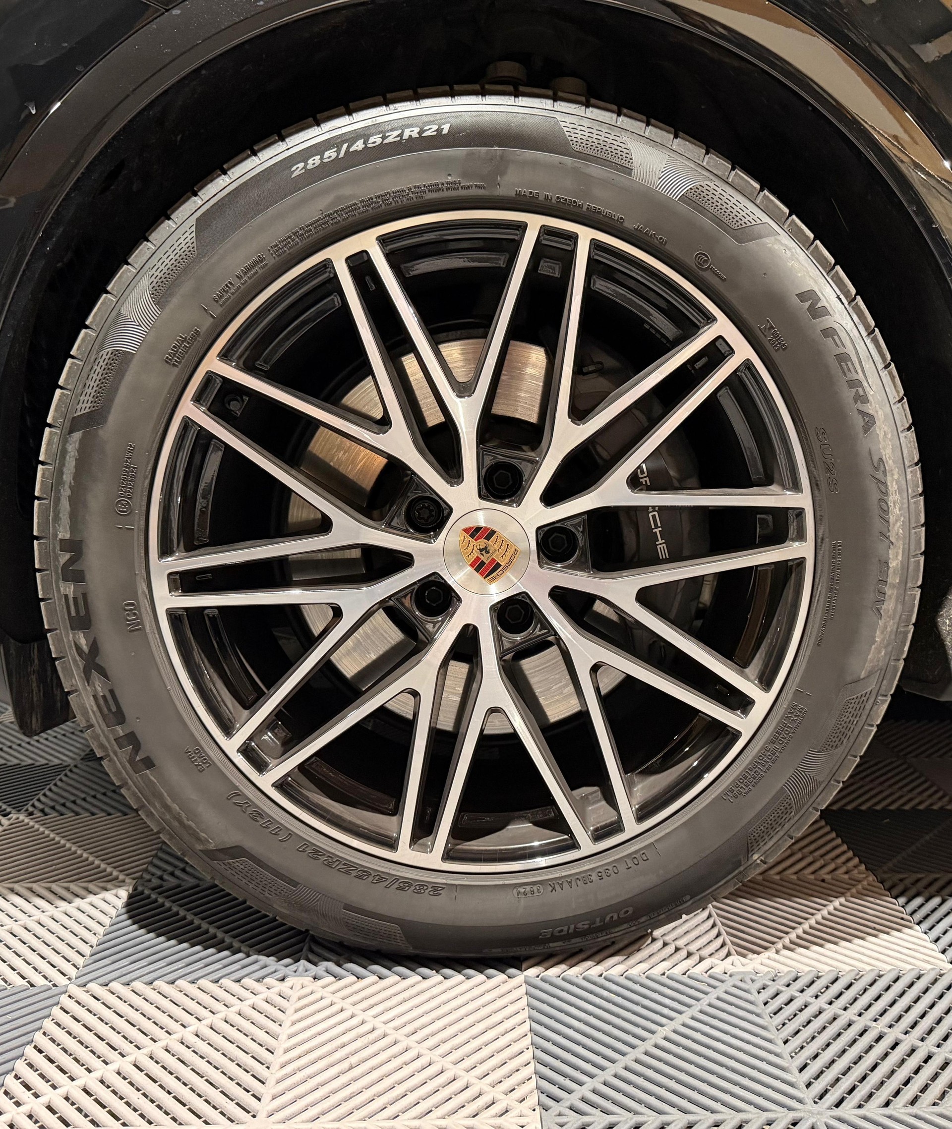 PORSCHE Cayenne E-Hybrid Tiptronic-image-26