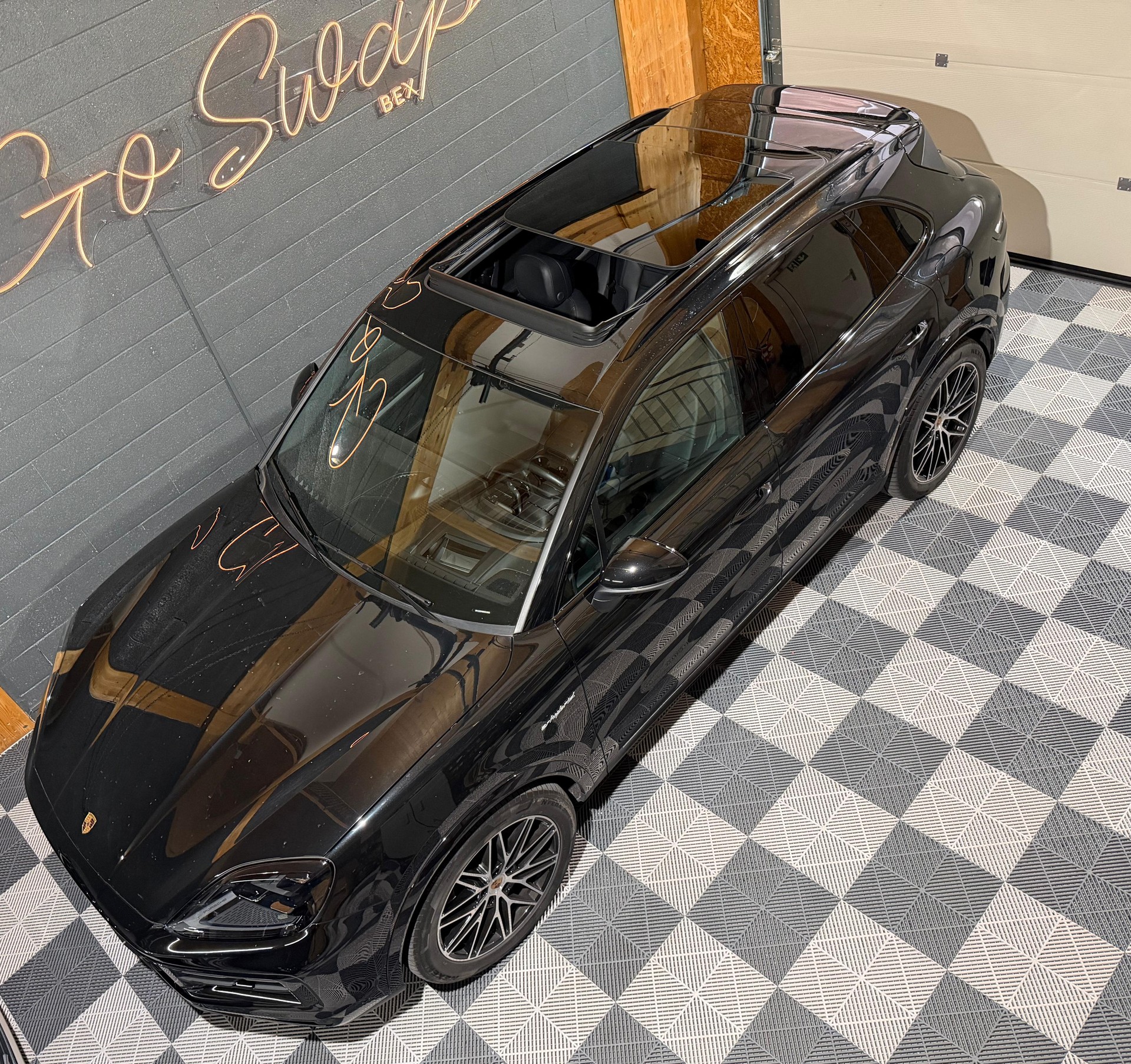 PORSCHE Cayenne E-Hybrid Tiptronic-image-5