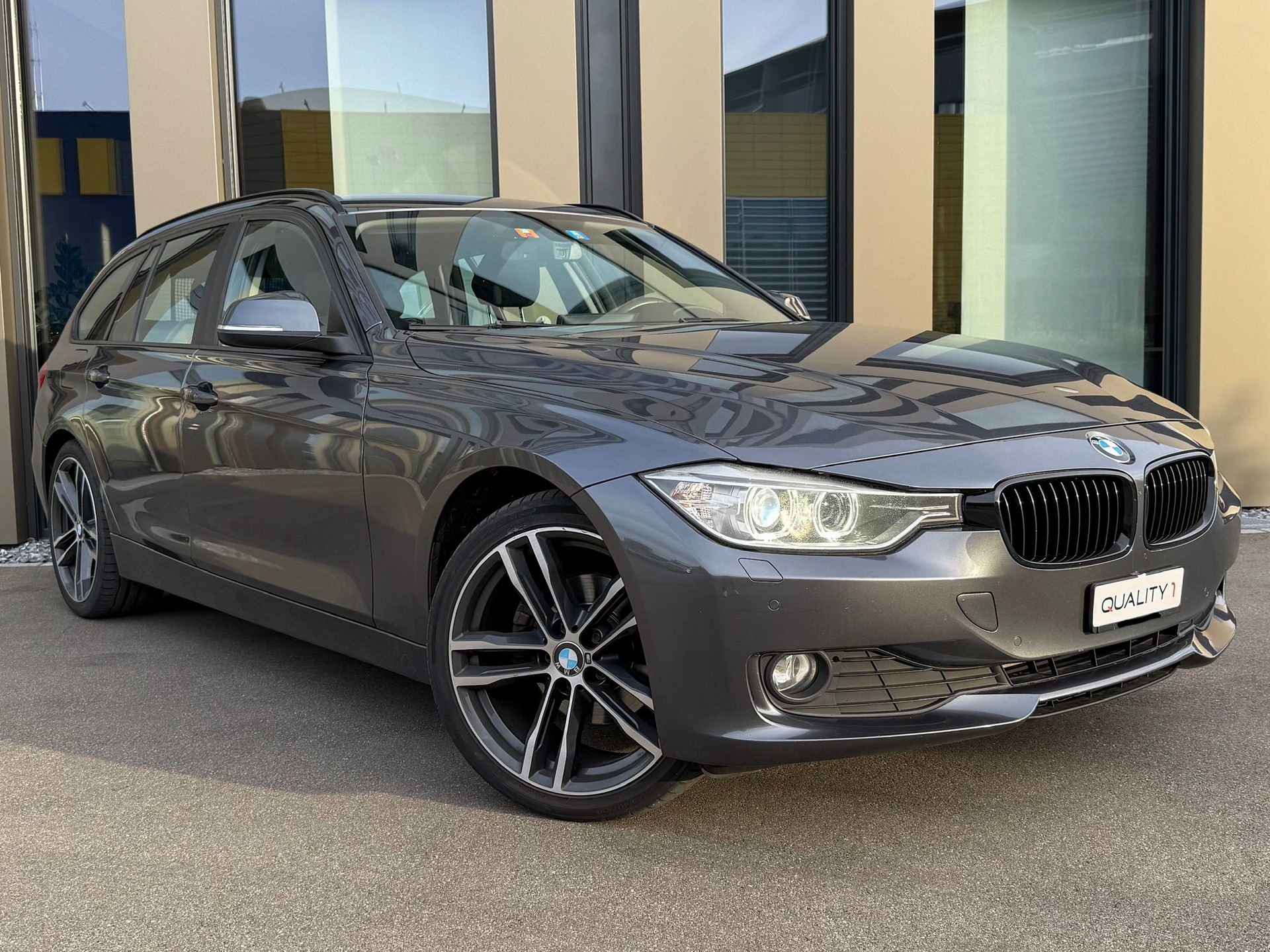 BMW 320d xDrive Touring Steptronic-image-6