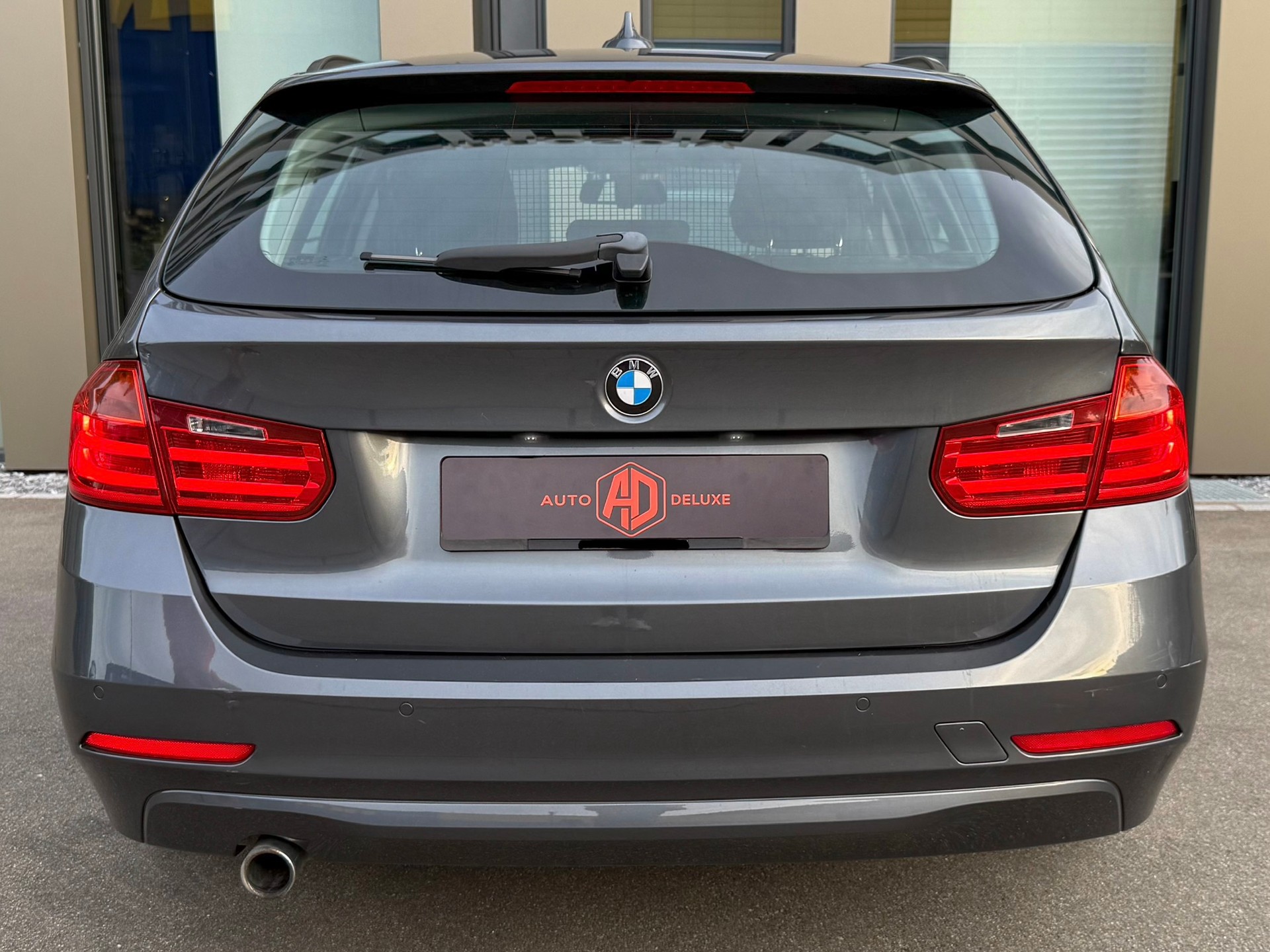 BMW 320d xDrive Touring Steptronic-image-3