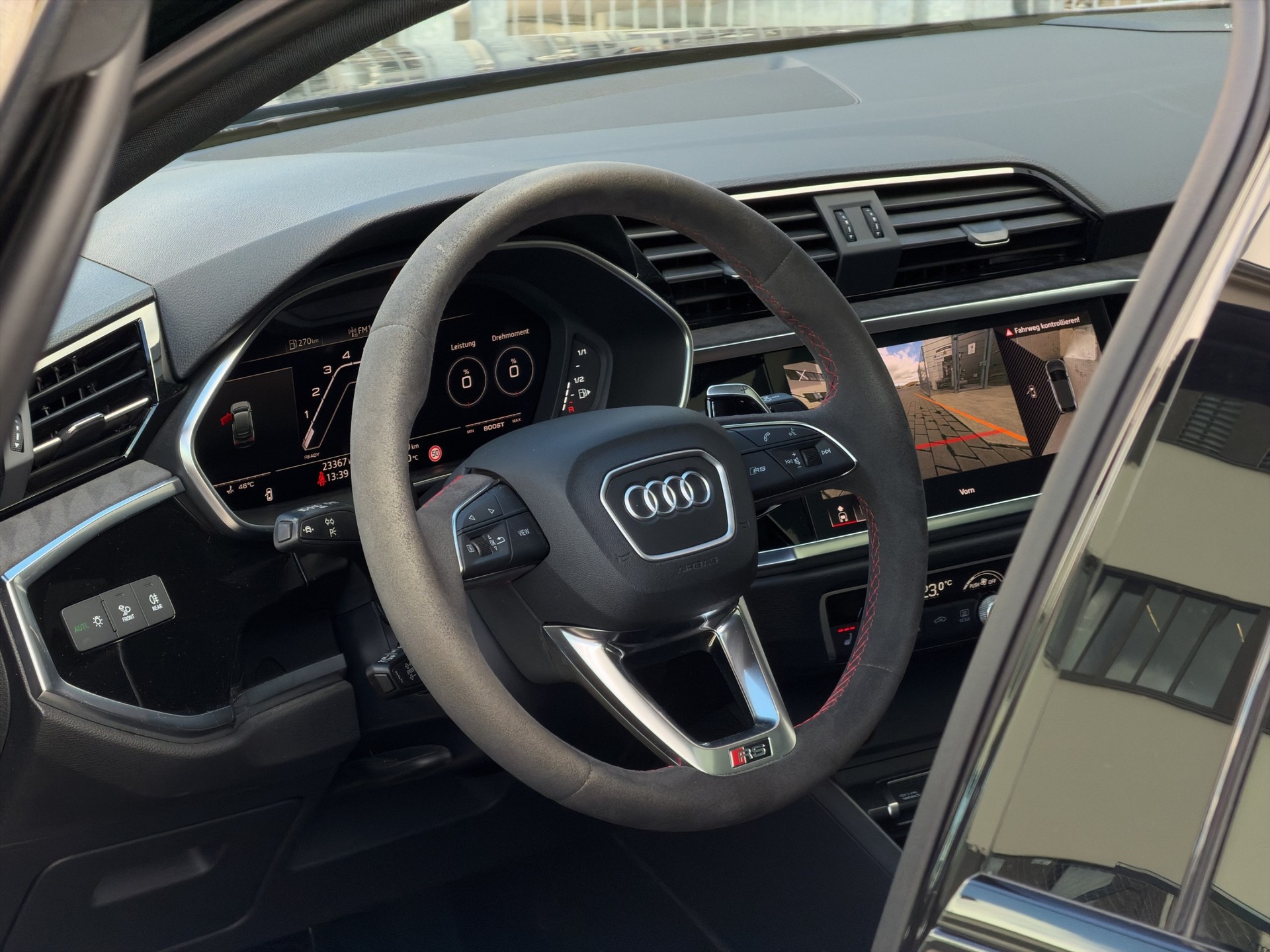 AUDI RS Q3 Sportback 2.5 TFSI quattro S-Tronic-image-17
