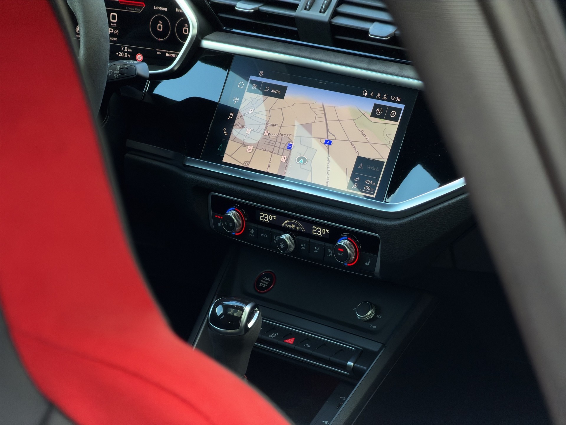 AUDI RS Q3 Sportback 2.5 TFSI quattro S-Tronic-image-19