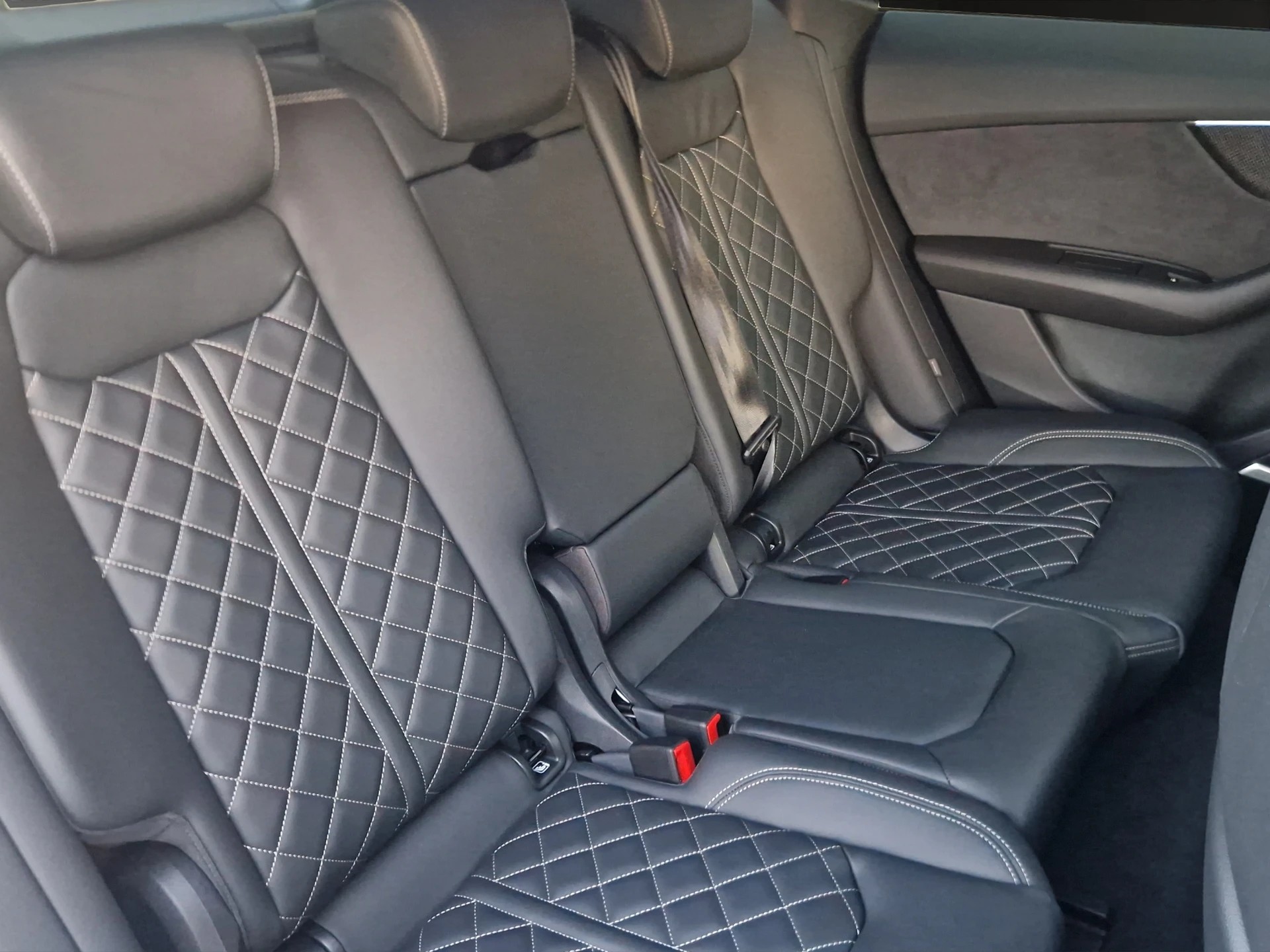AUDI SQ8 TFSI quattro tiptronic-image-12