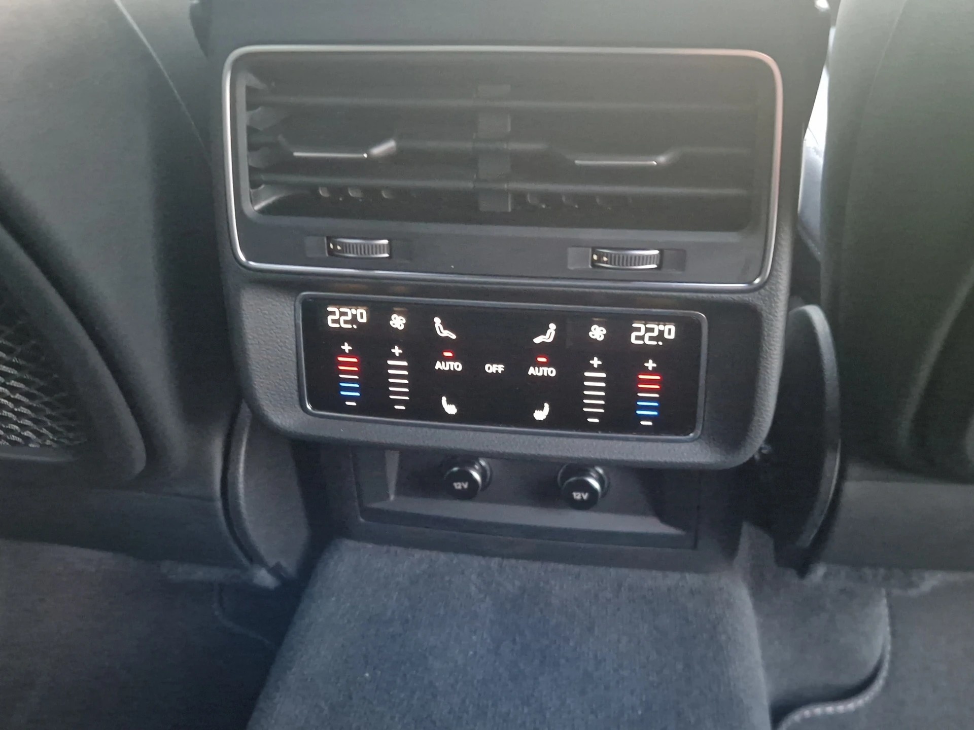 AUDI SQ8 TFSI quattro tiptronic-image-13