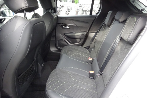 PEUGEOT 208 1.2 MHEV 145 GT-image-13