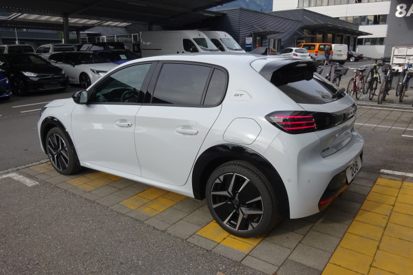 PEUGEOT 208 1.2 MHEV 145 GT-image-9