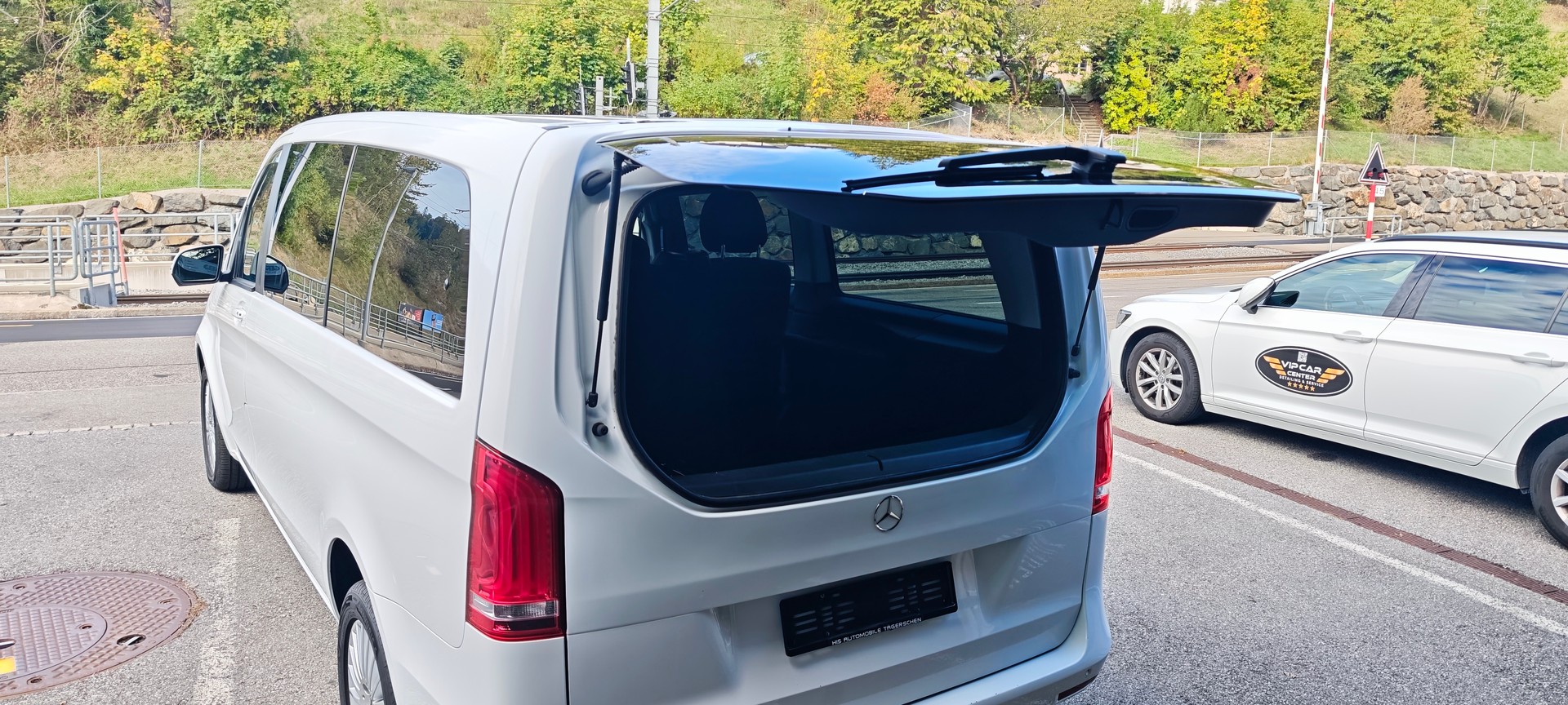 MERCEDES-BENZ V 250 d lang 4Matic 7G-Tronic-image-3