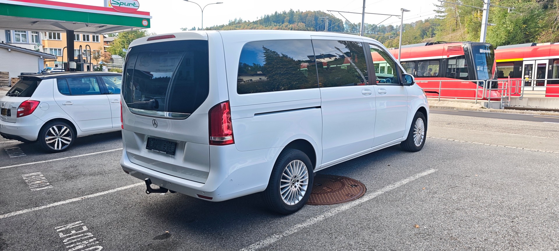 MERCEDES-BENZ V 250 d lang 4Matic 7G-Tronic-image-2