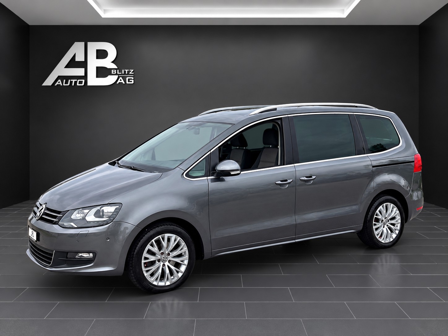VW Sharan 2.0 TSI Comfortline DSG mit 200 PS * 7-Plätzer *-image-1