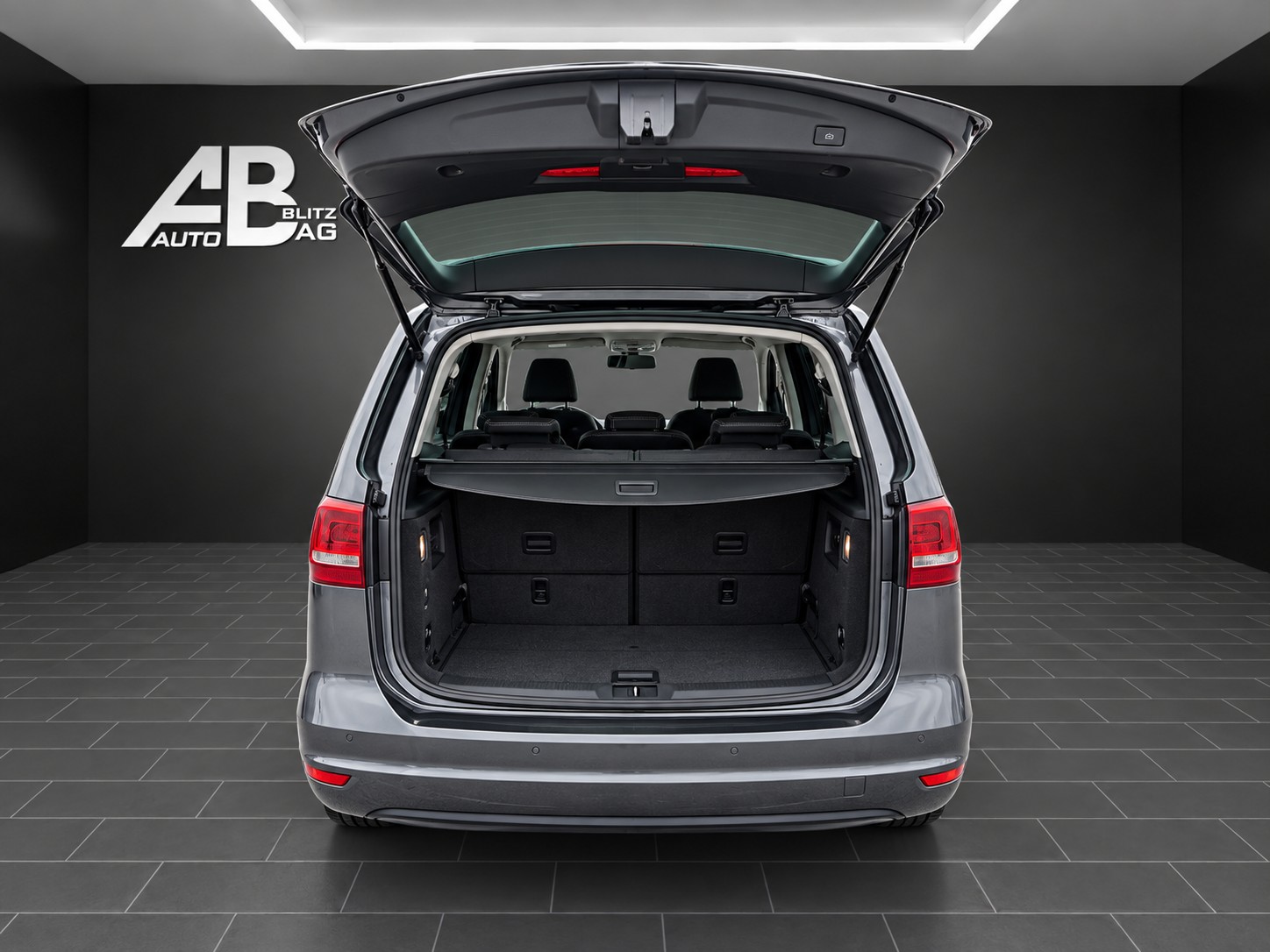 VW Sharan 2.0 TSI Comfortline DSG mit 200 PS * 7-Plätzer *-image-13