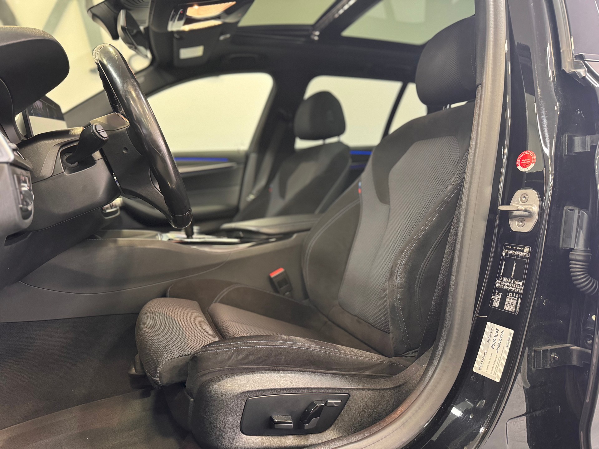BMW 520d 48V Touring M Sport Steptronic *Panorama / Rückfahrkamera / Lenkradheizung / Live Cockpit / Ambientebeleuchtung / LED*-image-7