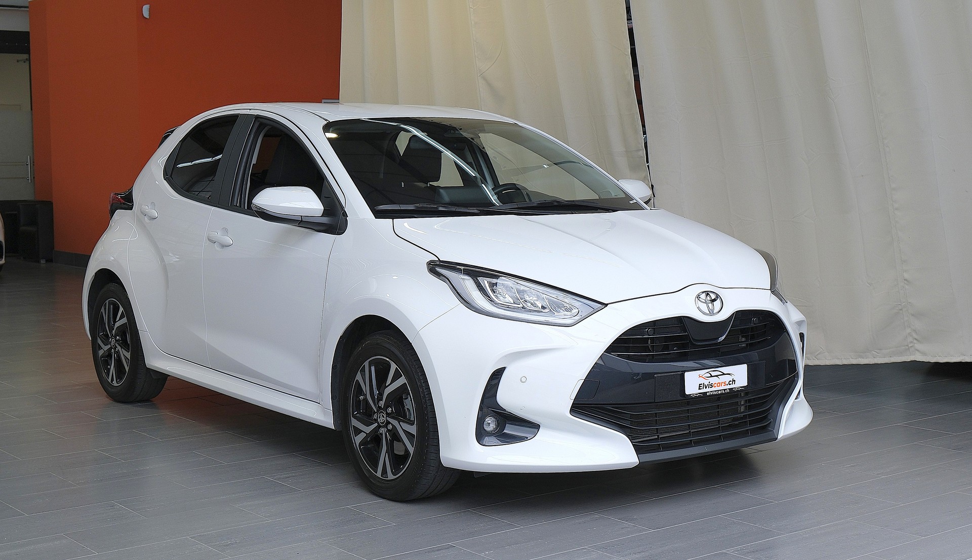 TOYOTA Yaris 1.5 Trend e-CVT-image-27