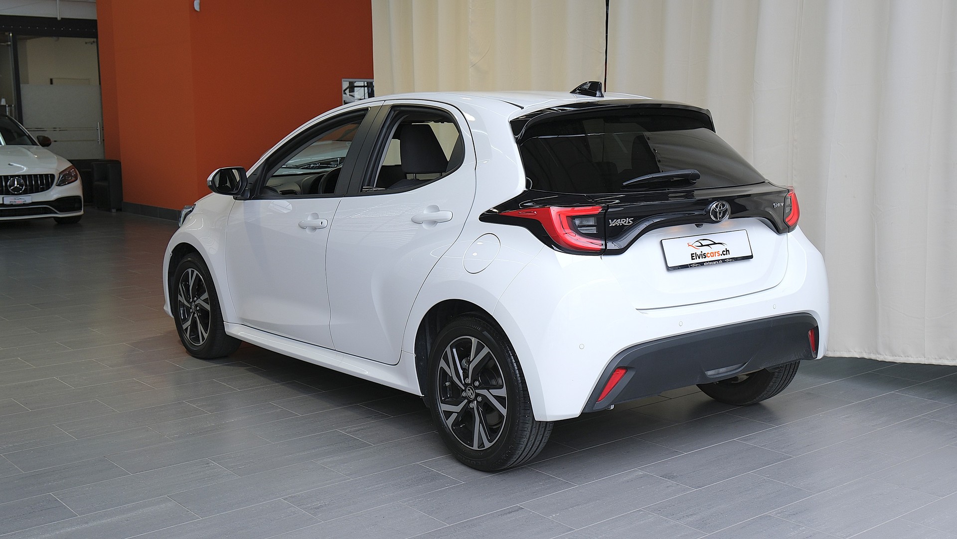 TOYOTA Yaris 1.5 Trend e-CVT-image-11
