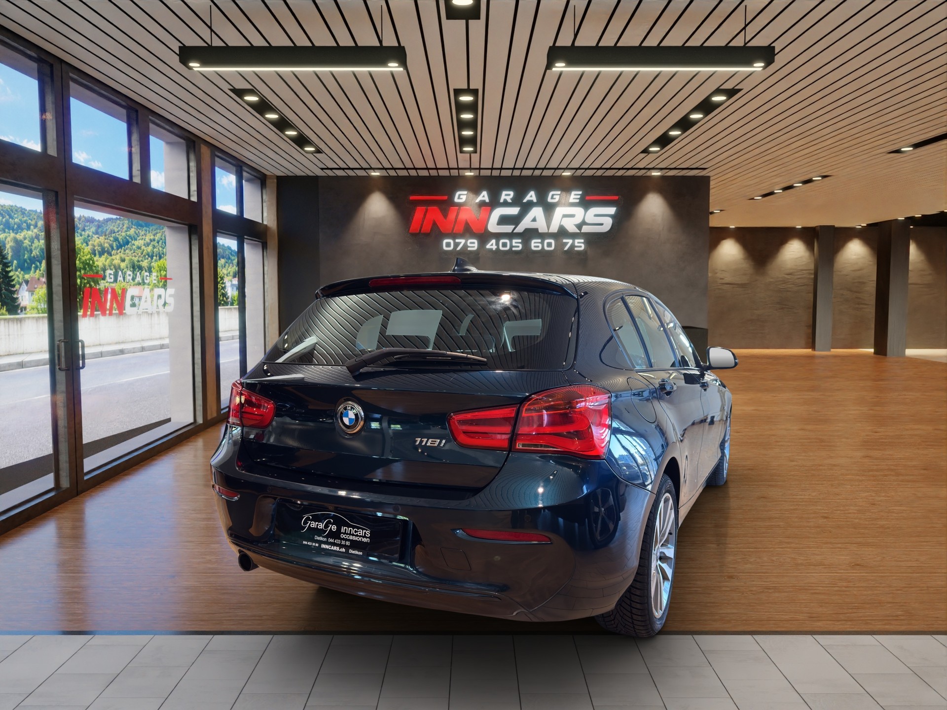 BMW 118i Sport Line-image-4