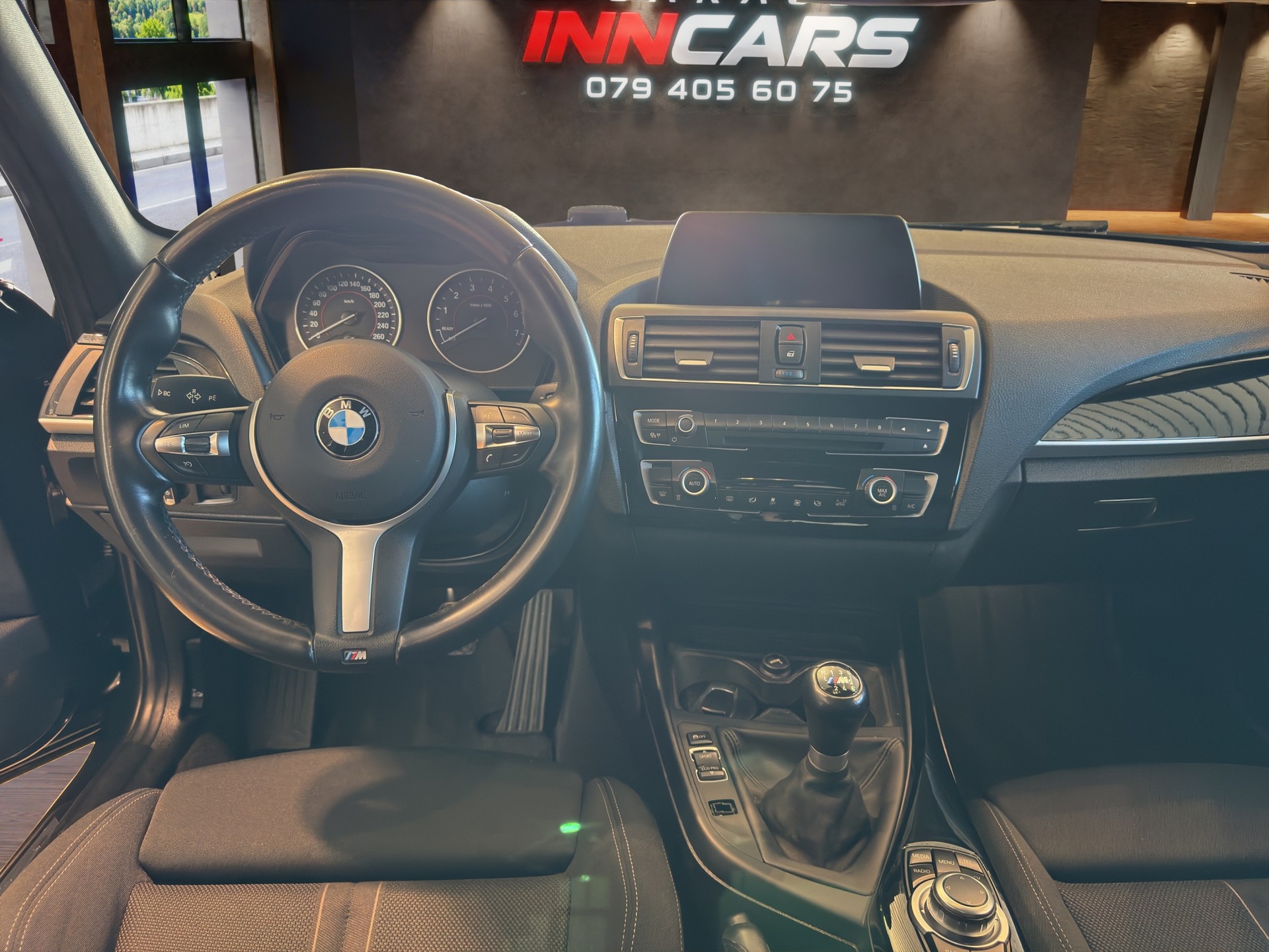 BMW 118i Sport Line-image-7