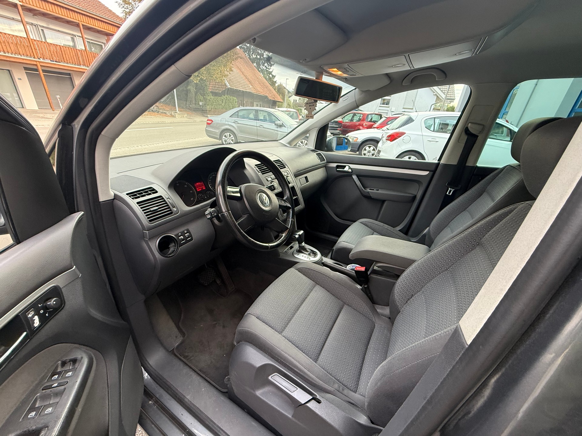 VW Touran 1.9 TDI-image-8