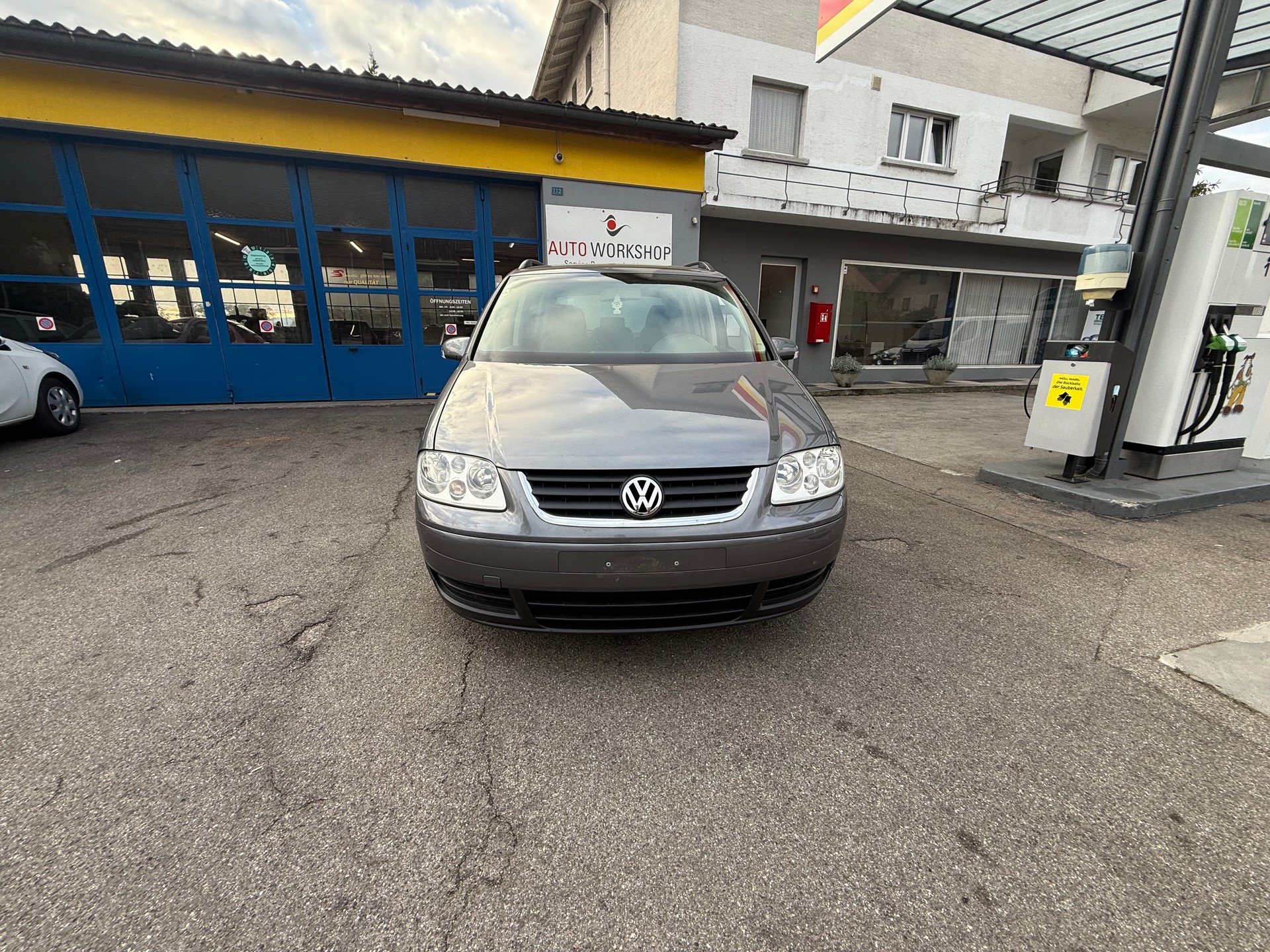 VW Touran 1.9 TDI-image-7