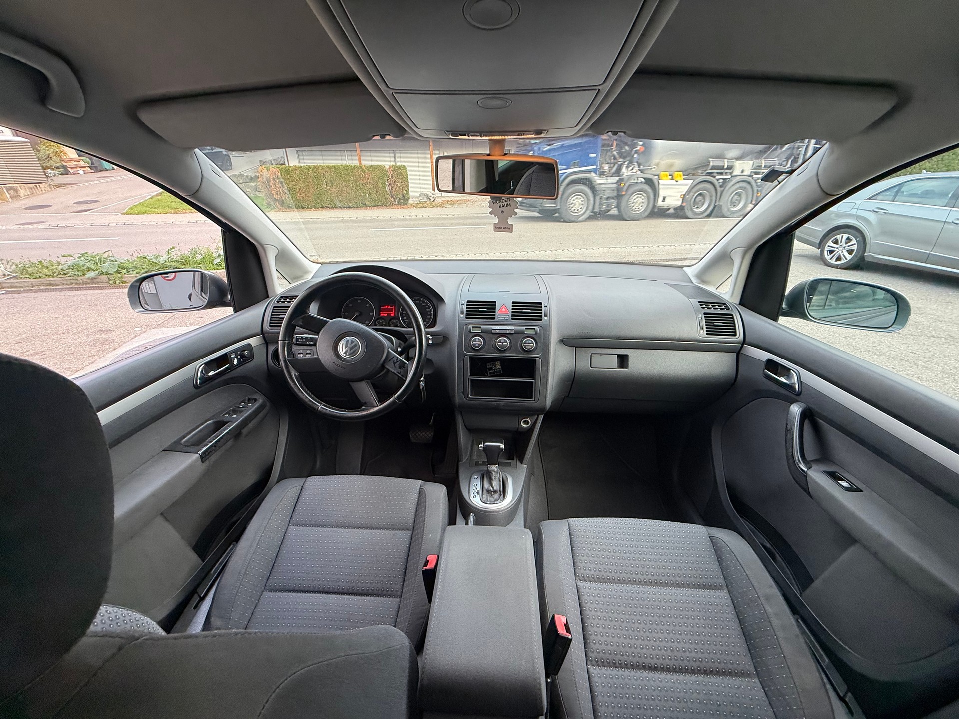 VW Touran 1.9 TDI-image-12