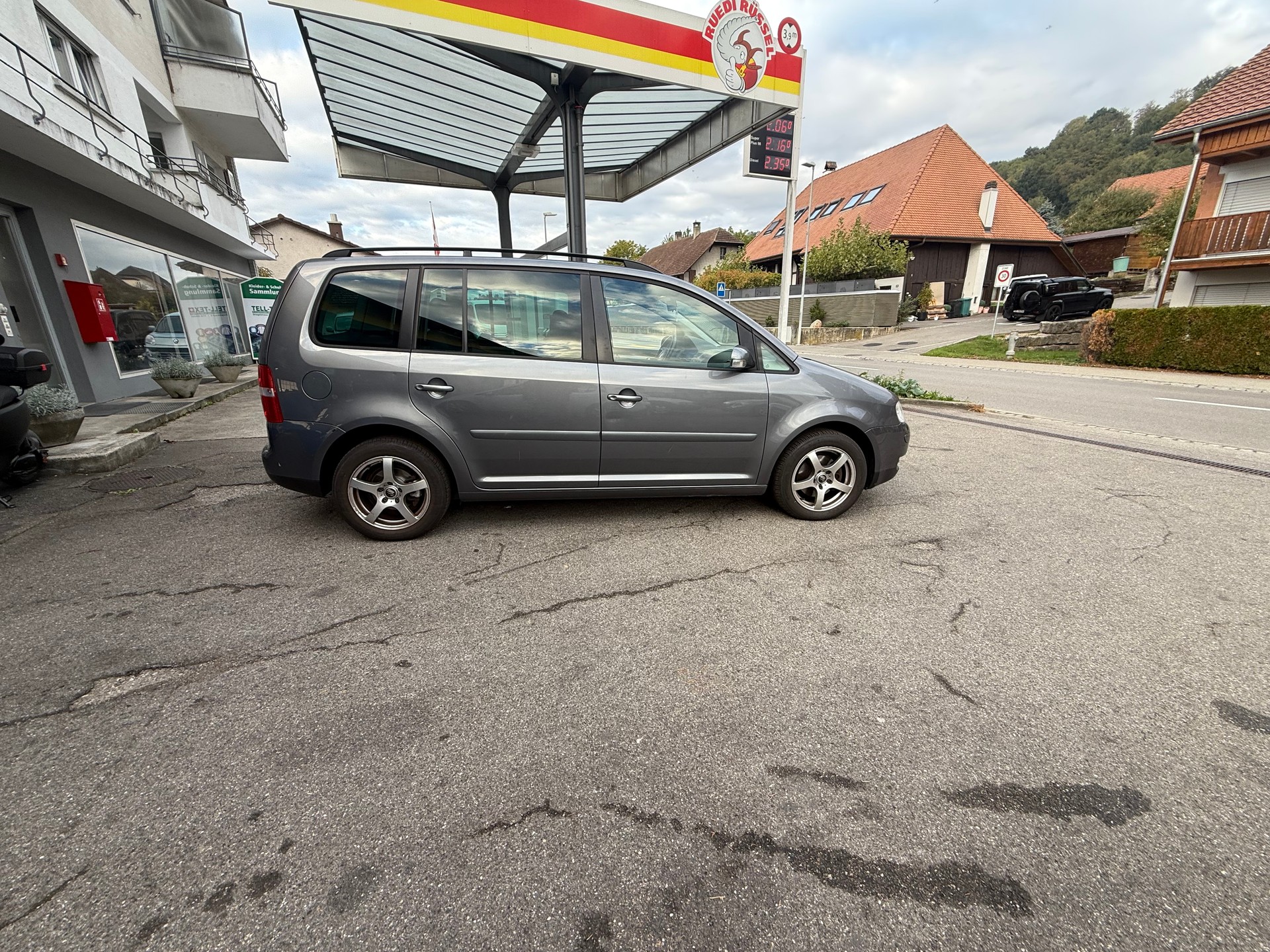 VW Touran 1.9 TDI-image-1