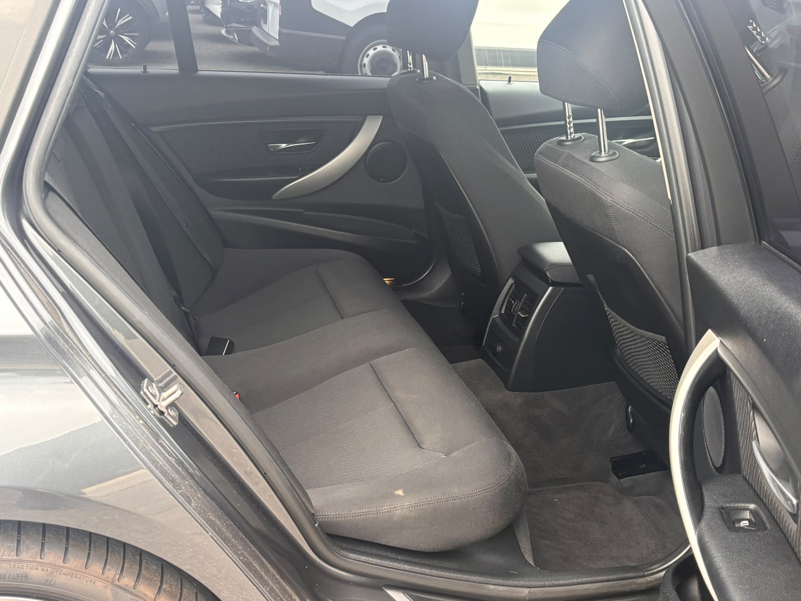 BMW 320d Touring Modern Line Steptronic-image-10