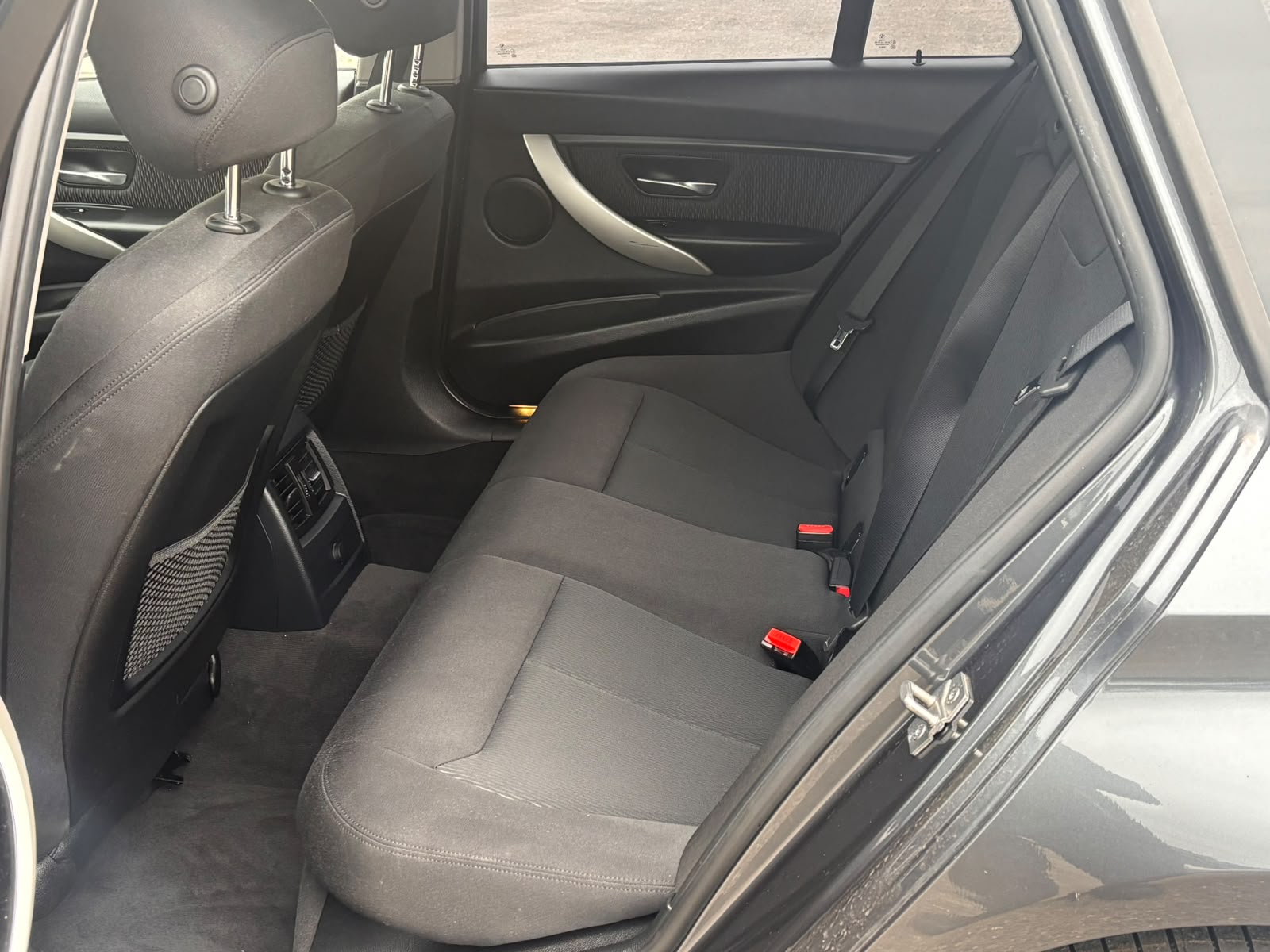 BMW 320d Touring Modern Line Steptronic-image-9