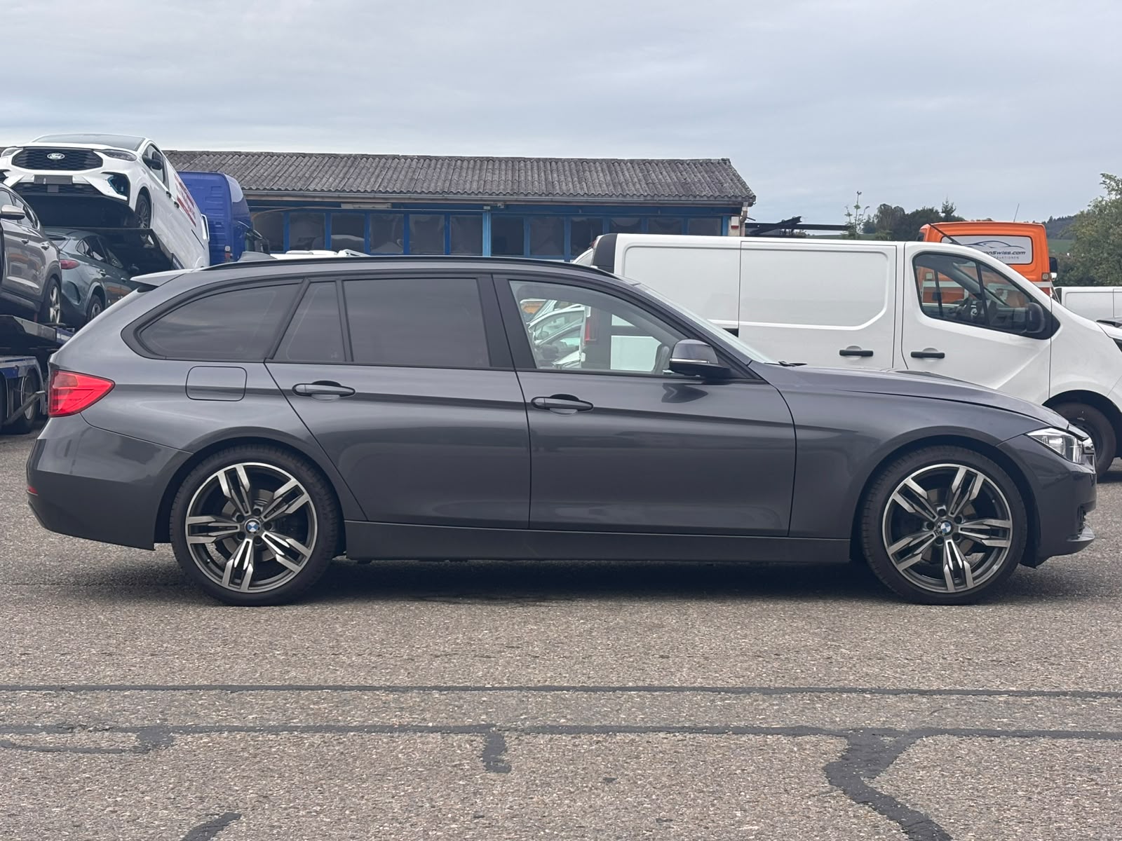 BMW 320d Touring Modern Line Steptronic-image-3