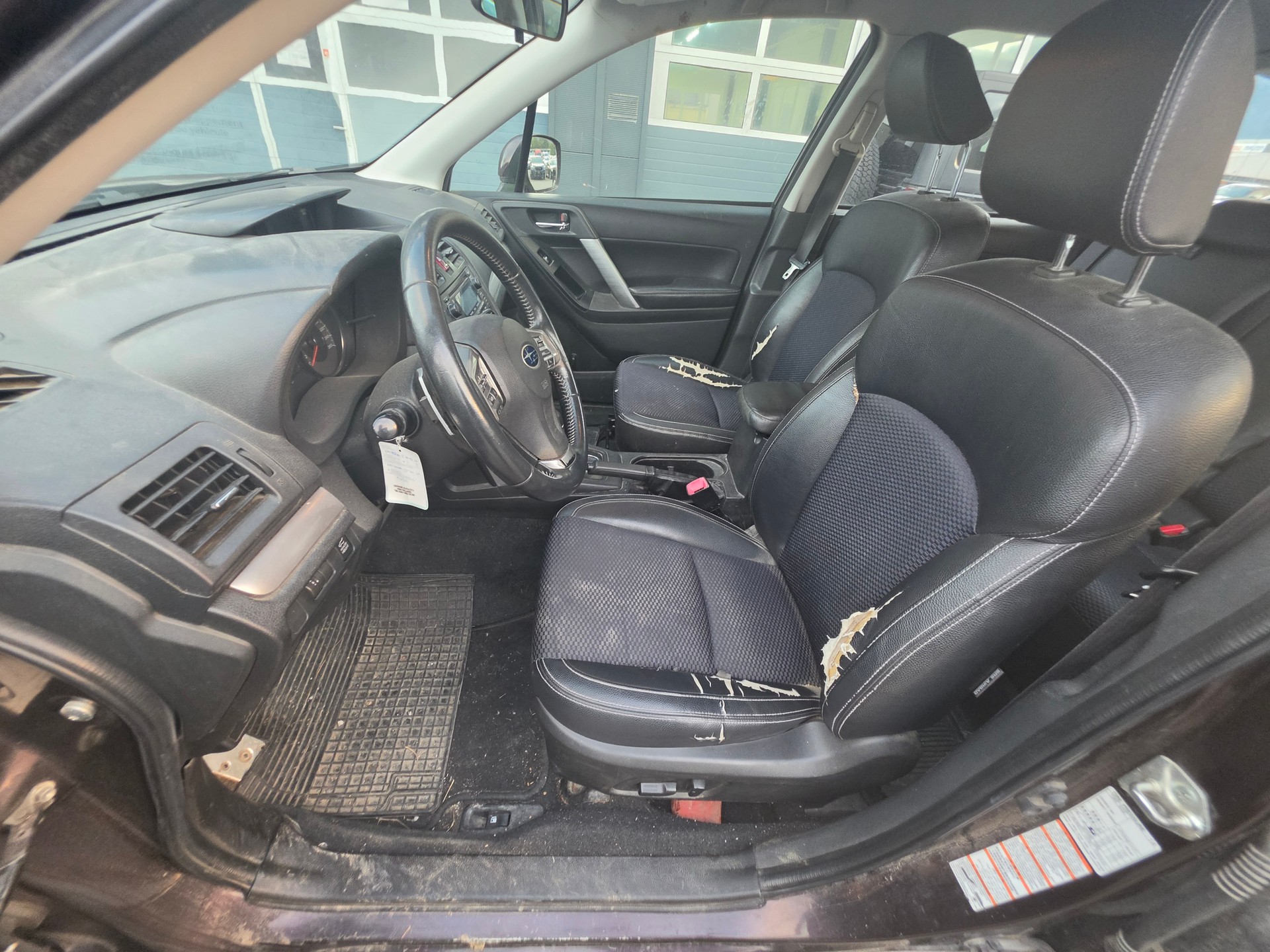 SUBARU Forester 2.0XT Luxury Lineartronic-image-9