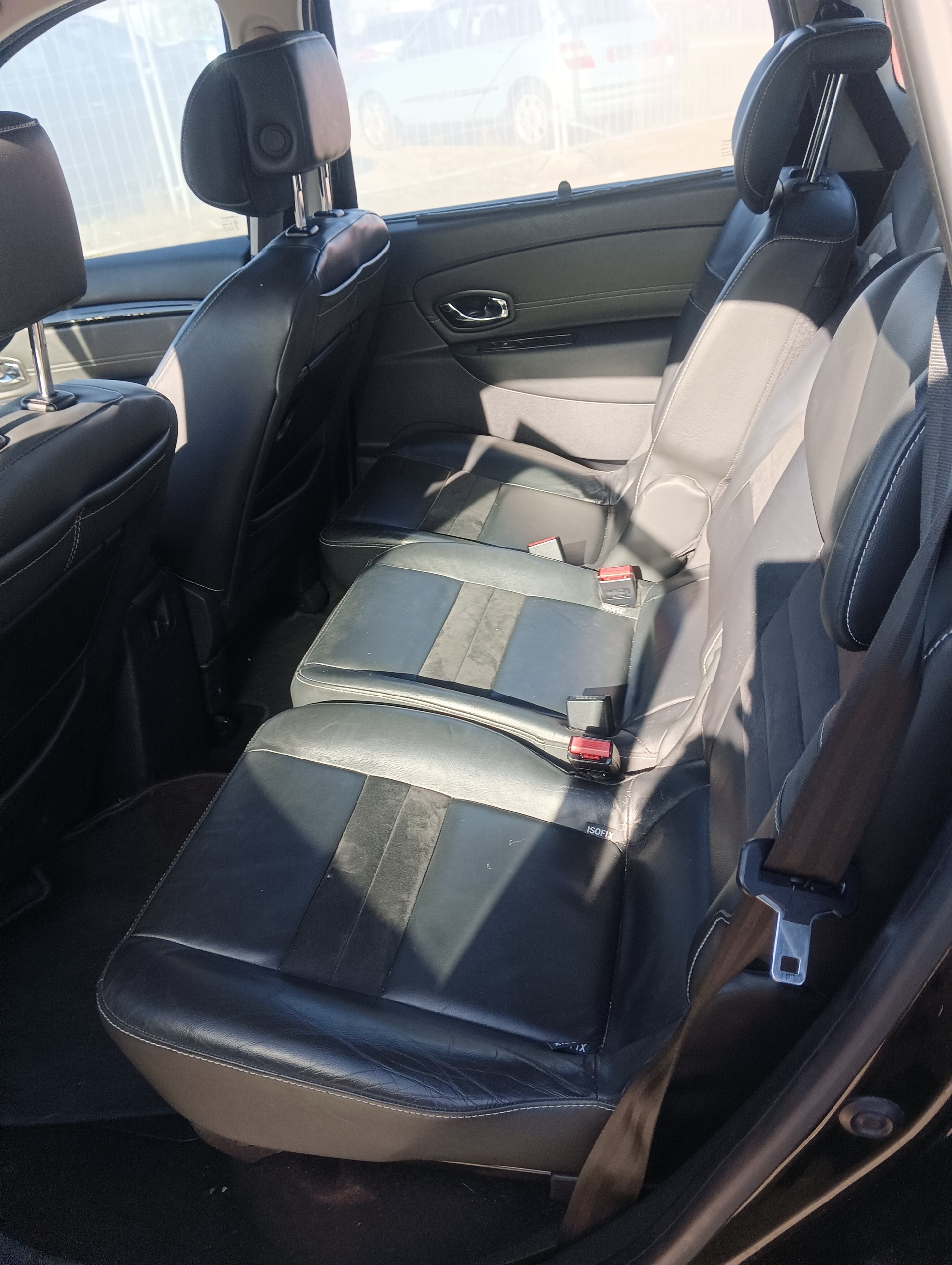 RENAULT Scénic 2.0 16V Dynamique X-Tronic CVT-image-6