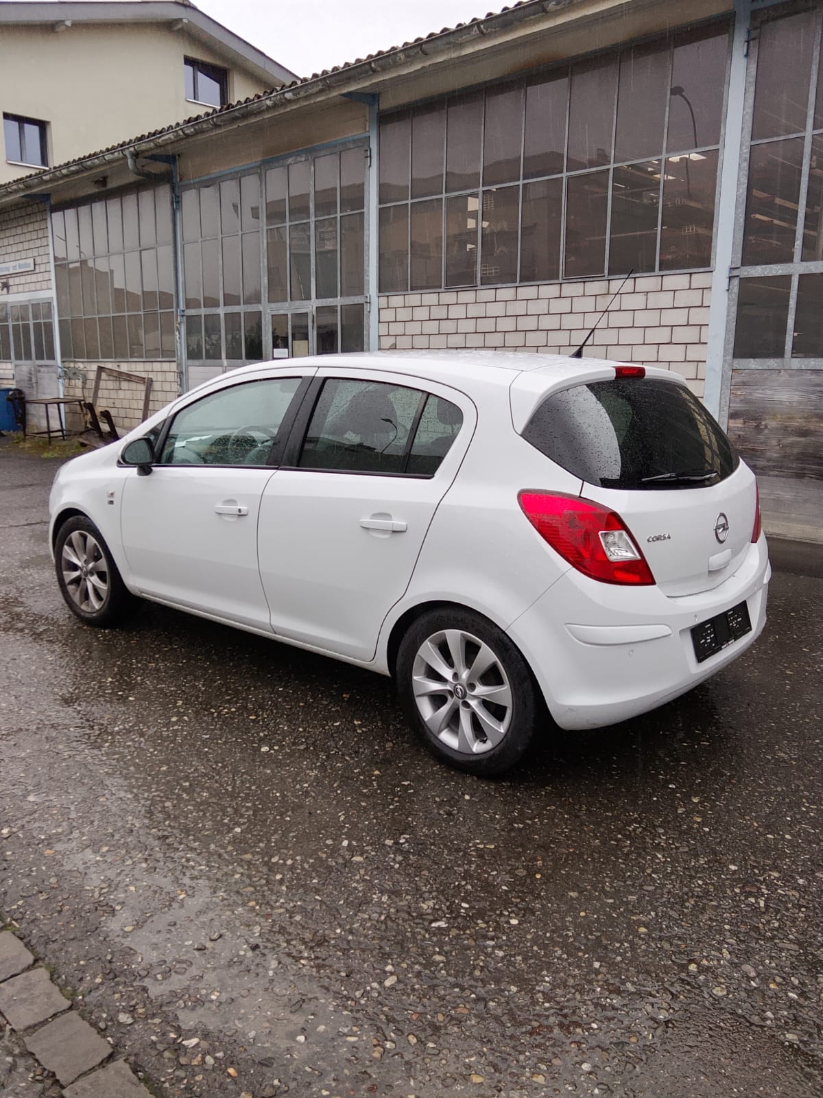 OPEL Corsa 1.4 TP Color Edition-image-3