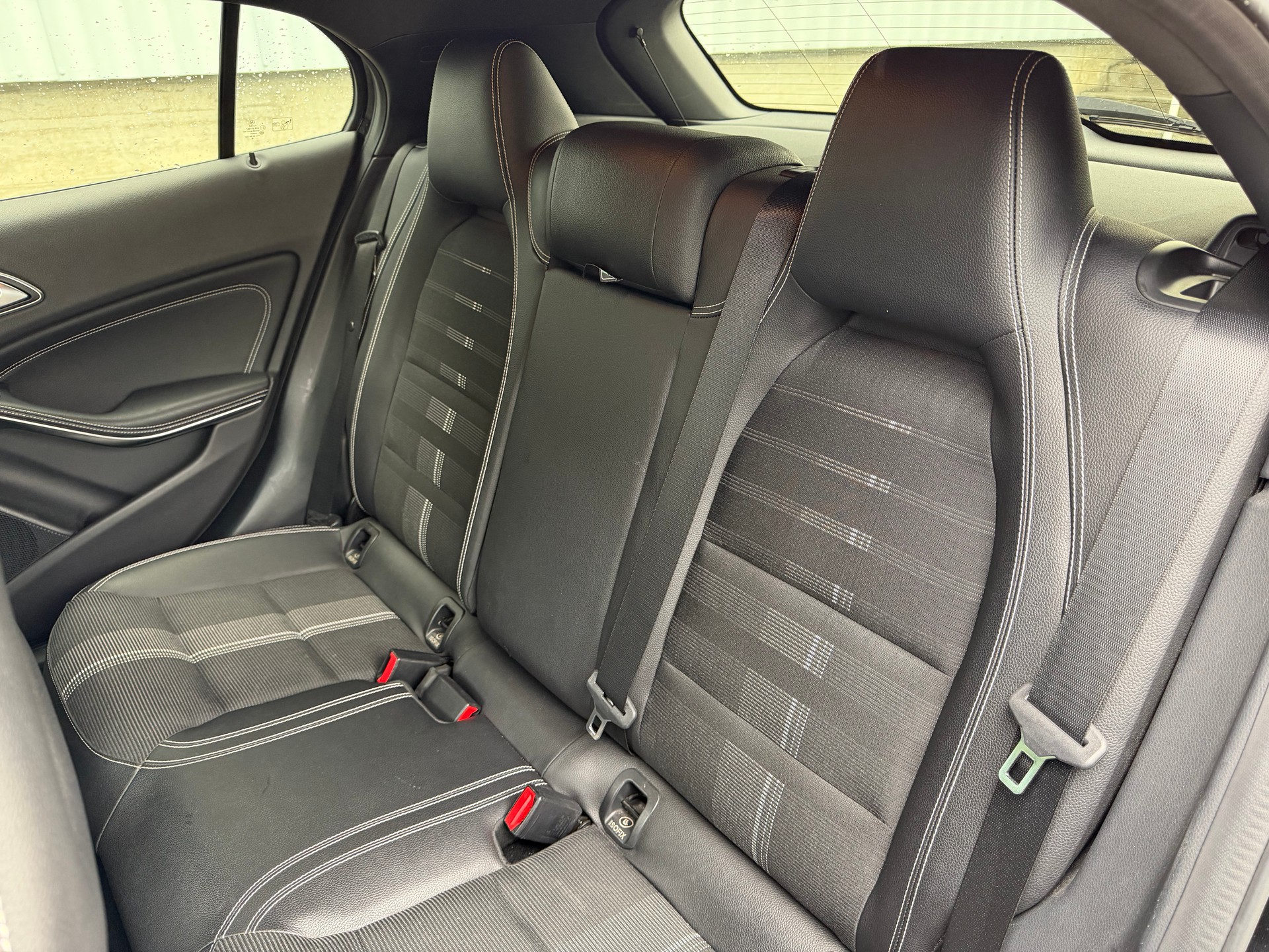 MERCEDES-BENZ GLA 200 Night Star-image-4