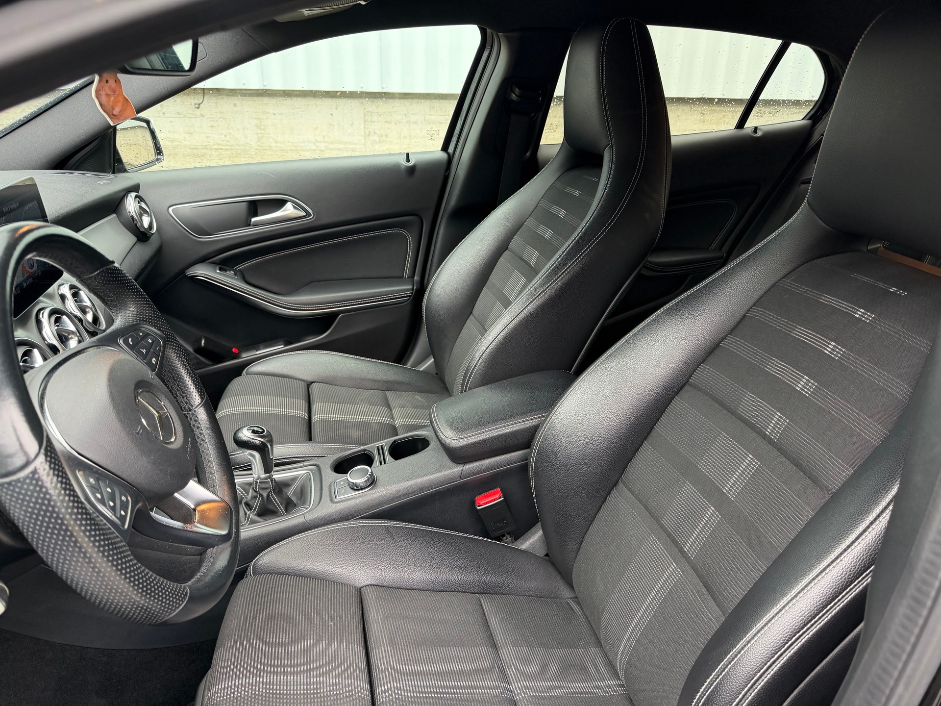 MERCEDES-BENZ GLA 200 Night Star-image-3