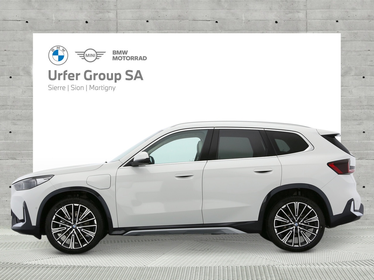 BMW X1 xDrive 30e xLine-showroom-element-3