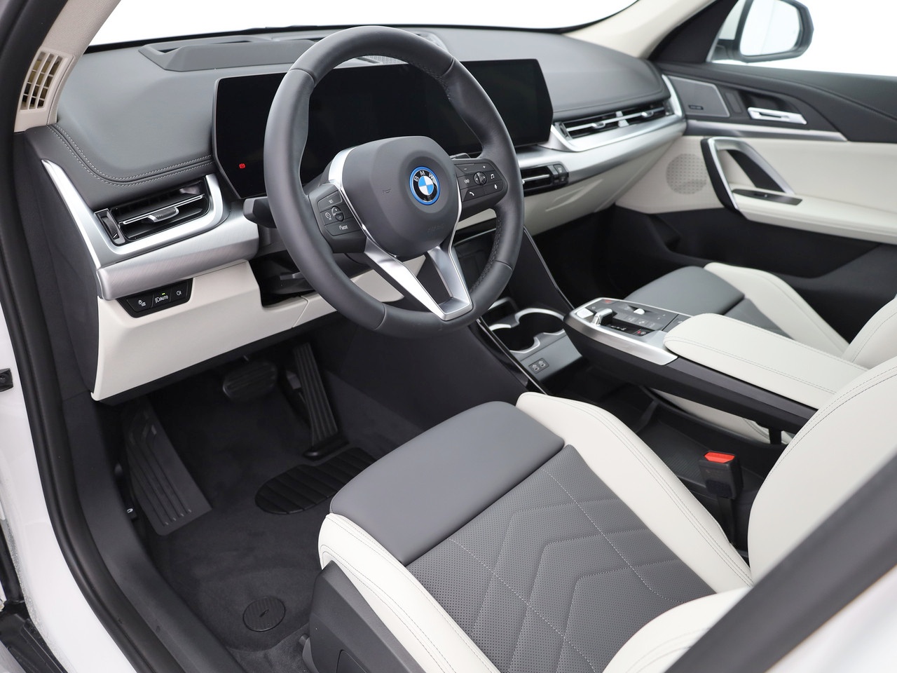 BMW X1 xDrive 30e xLine-image-16