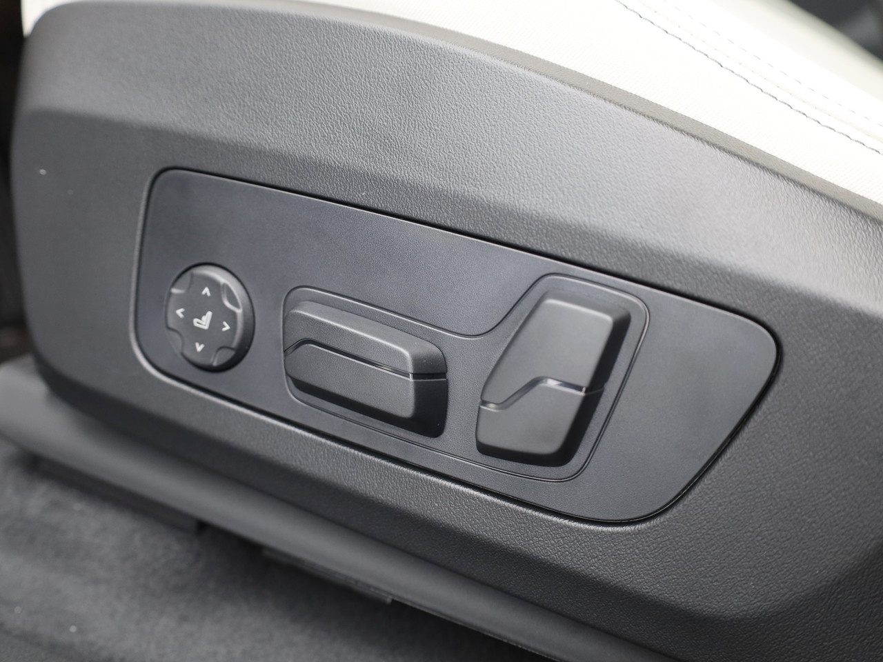 BMW X1 xDrive 30e xLine-image-10