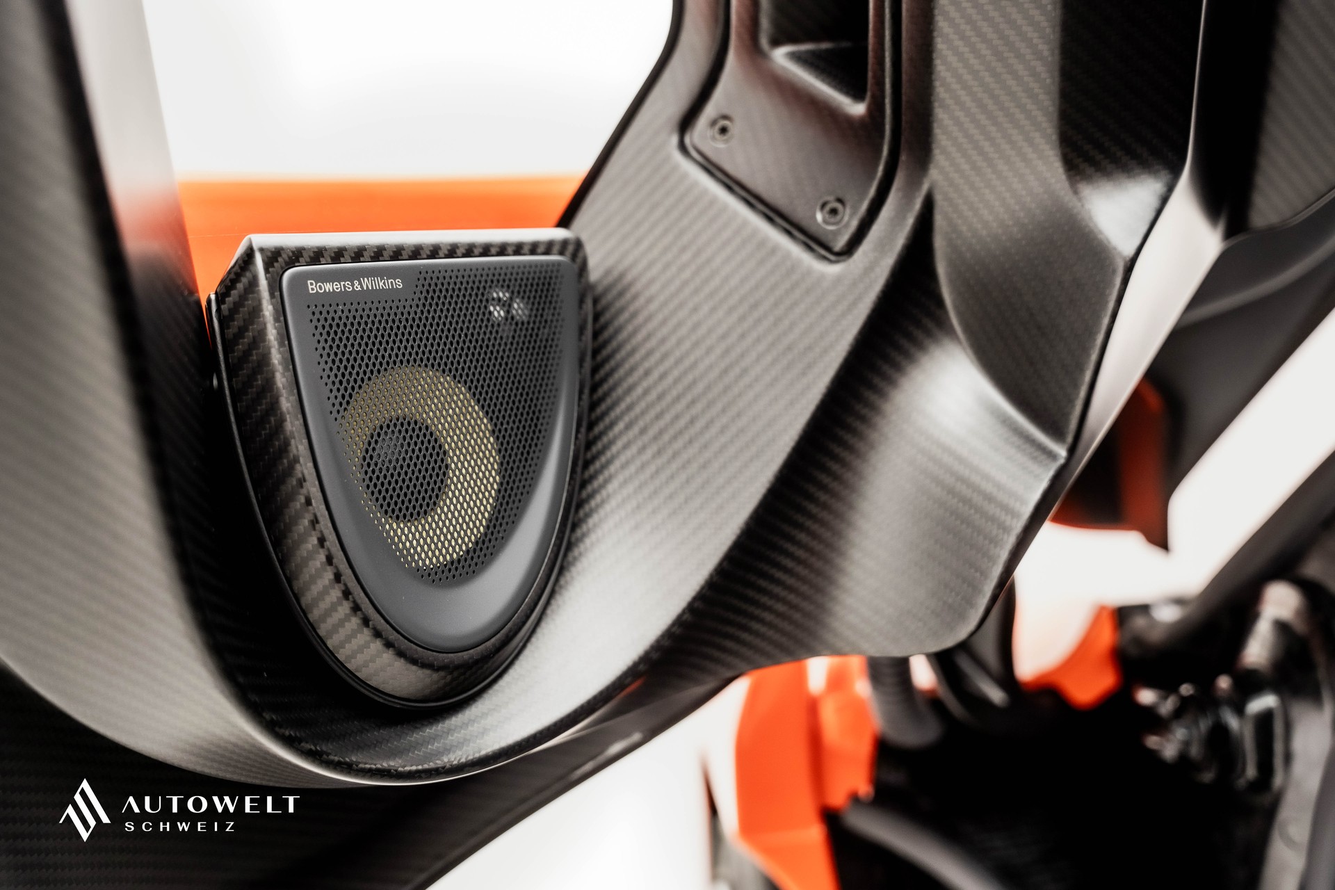 McLAREN SENNA-image-5