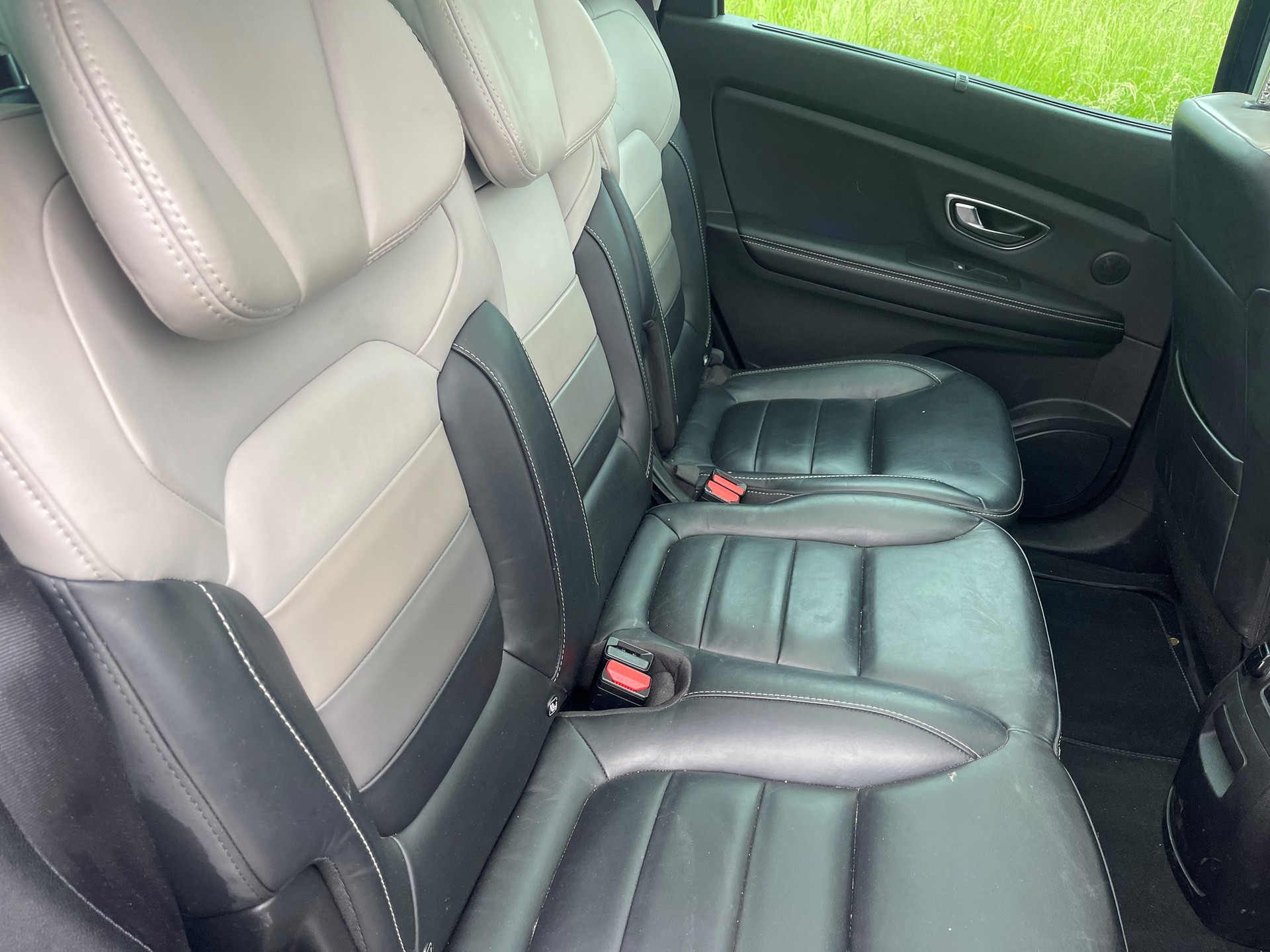 RENAULT Grand Scénic 1.3 16V Turbo Intens EDC-image-9