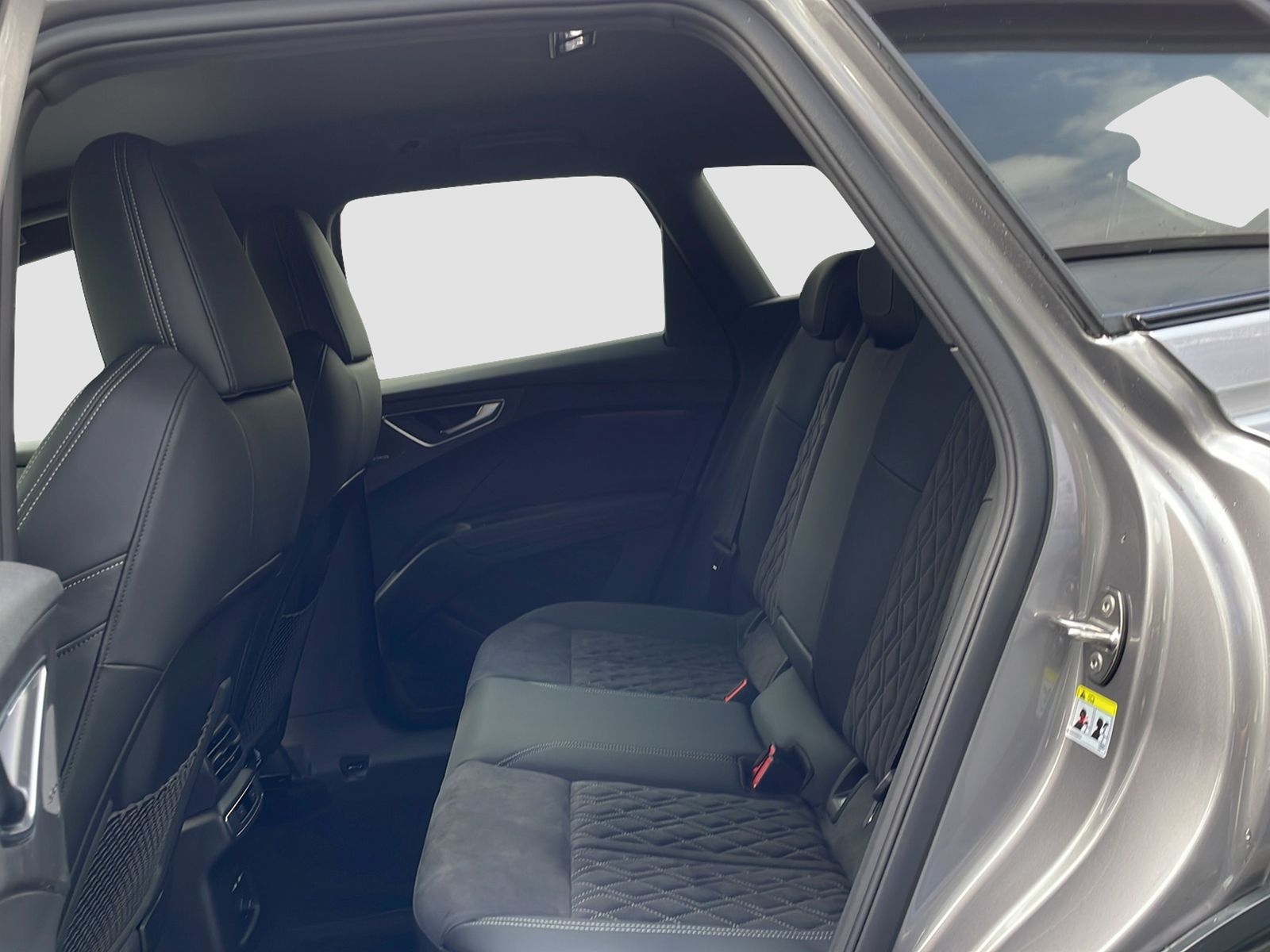 AUDI Q4 e-tron 50 quattro-image-7