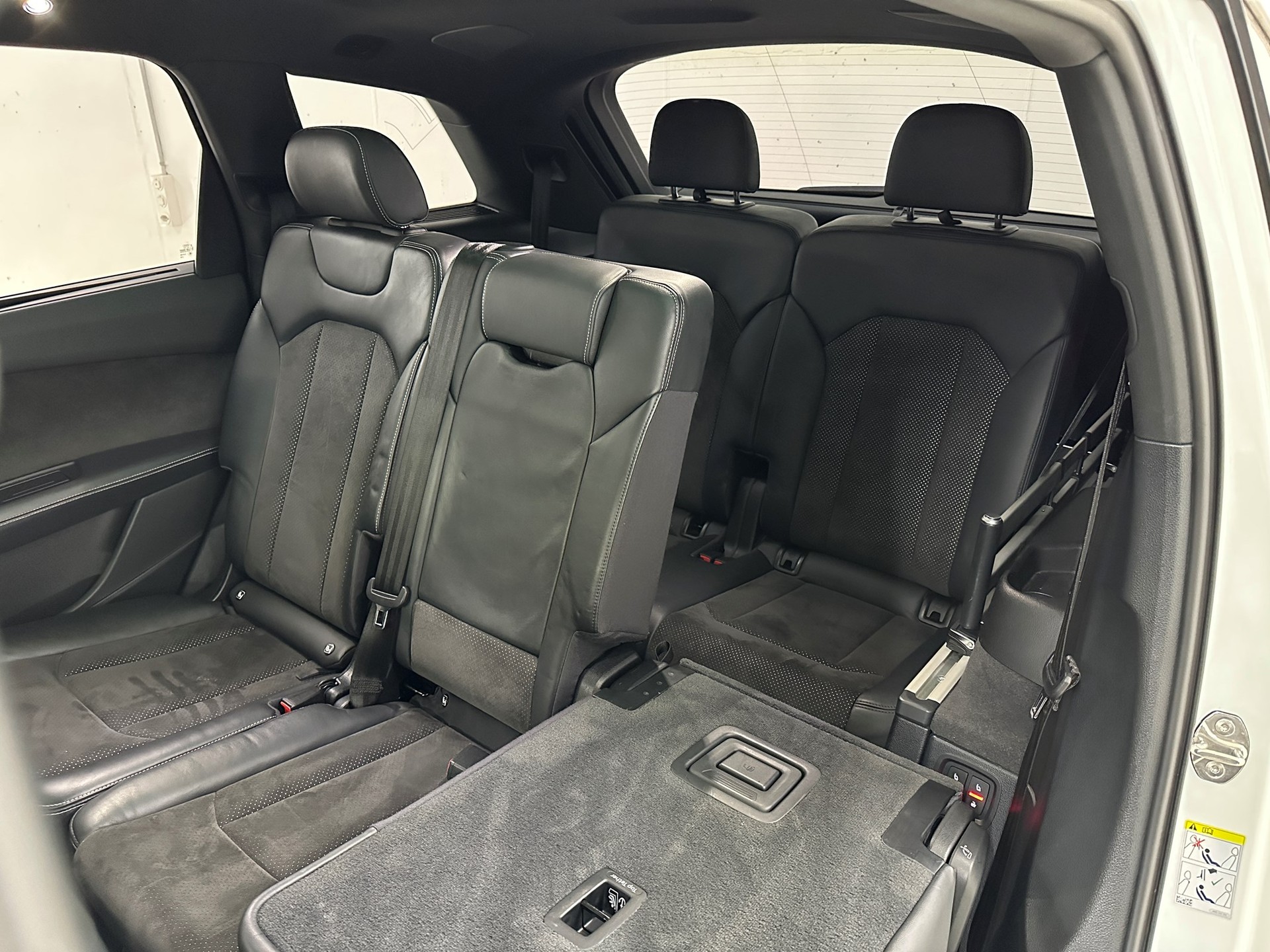 AUDI Q7 3.0 TDI S-Line 7 Sit 272 PS Quattro tiptronic-image-8