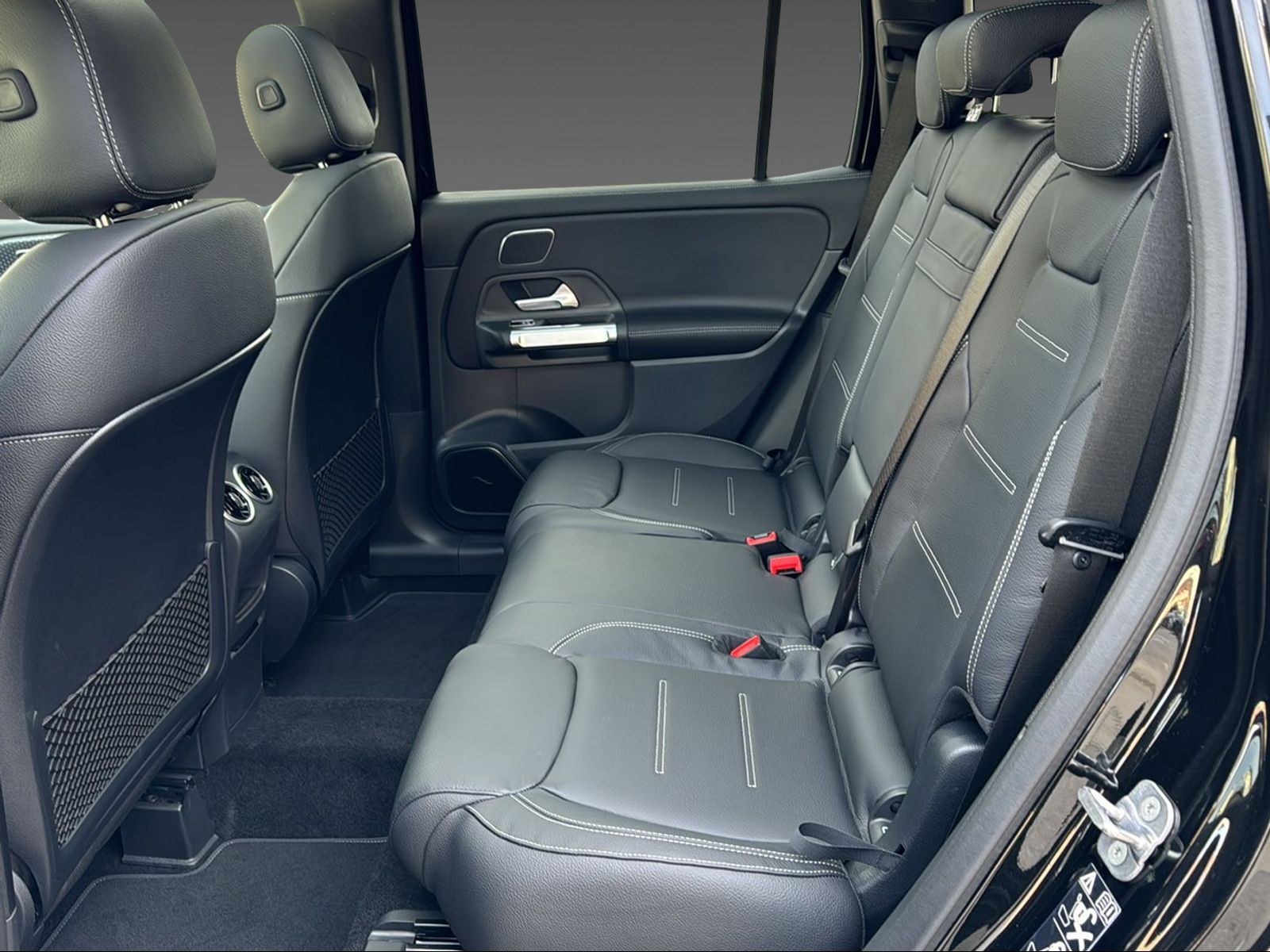 MERCEDES-BENZ GLB 250 4Matic 8G-Tronic-image-9