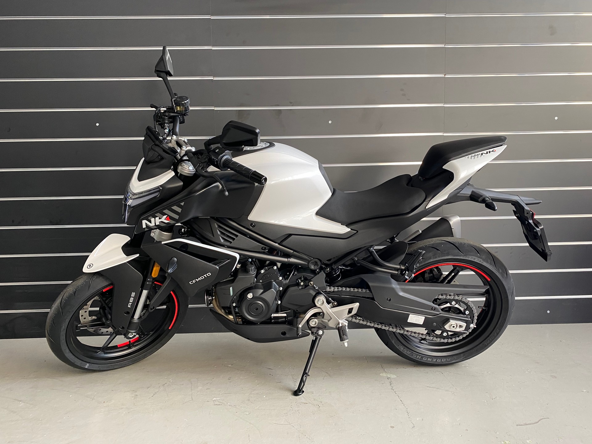 CF MOTO 450NK-showroom-element-3