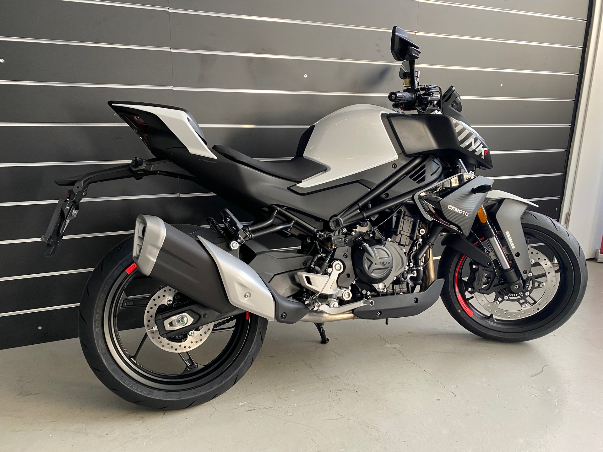 CF MOTO 450NK-showroom-element-2