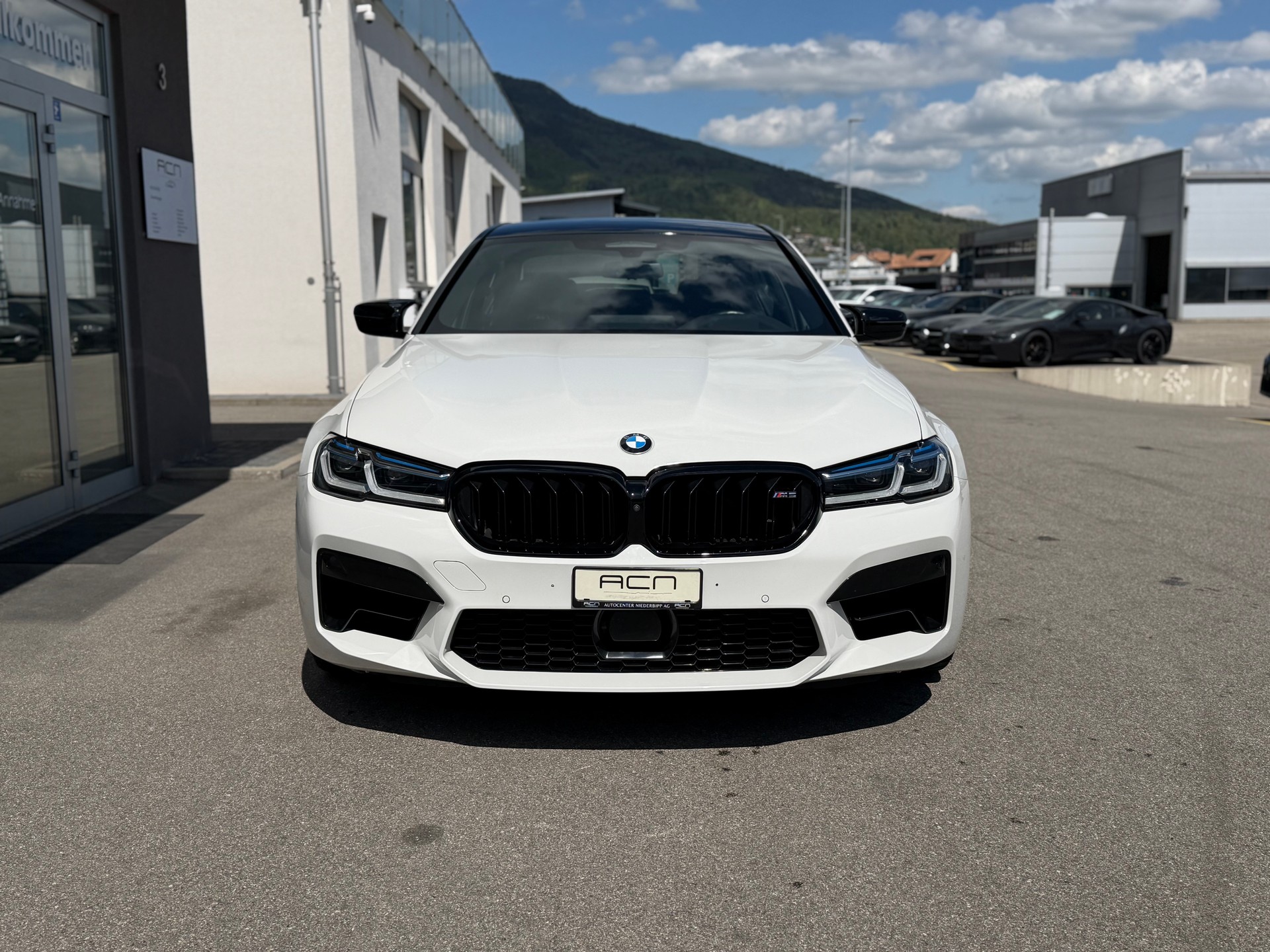 BMW M5 xDrive Drivelogic-showroom-element-1